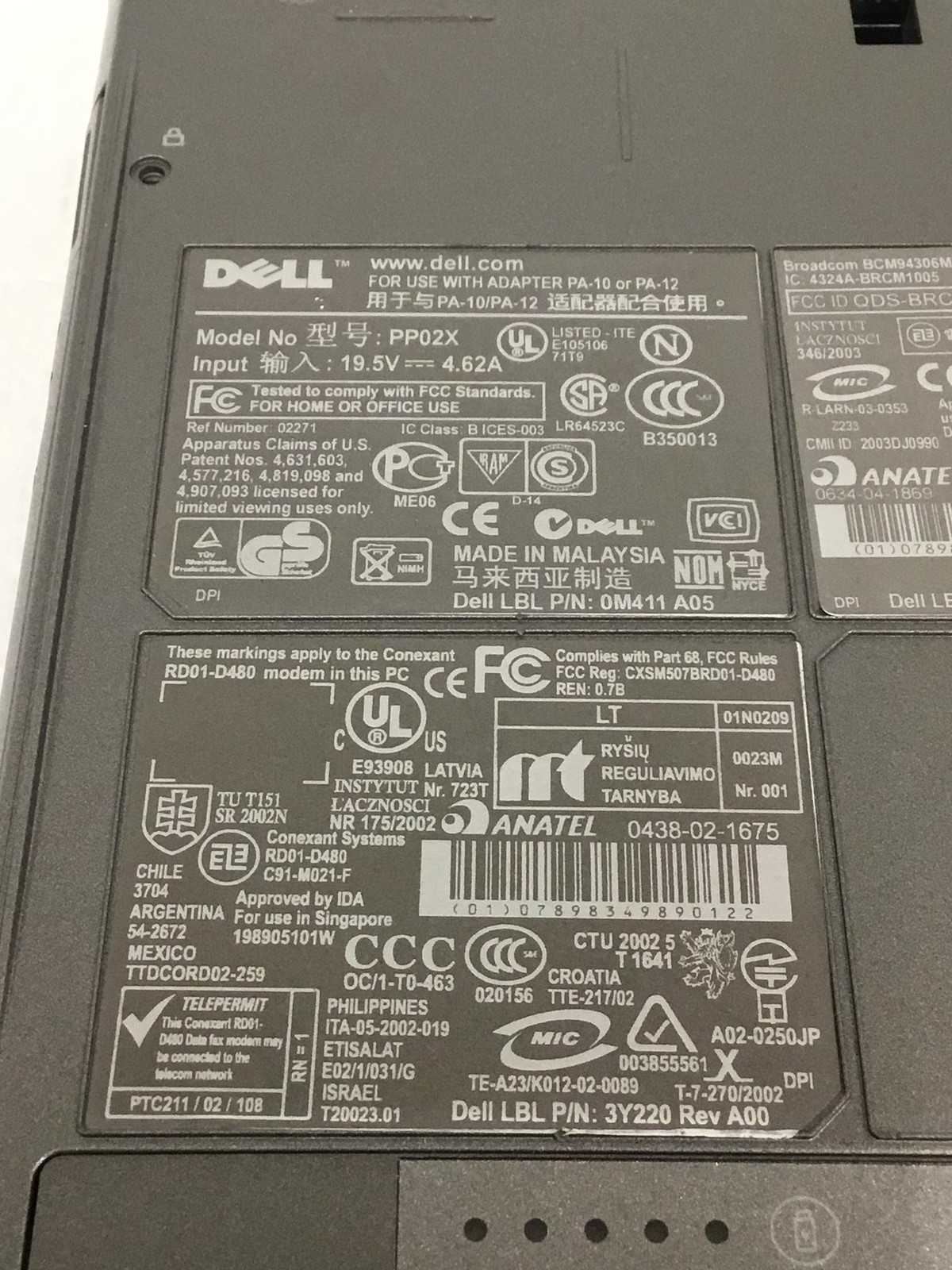 Vintage Dell Latitude D800 15.4″ Laptop Intel Pentium M w/ Dvd-Rom, No HD As-Is