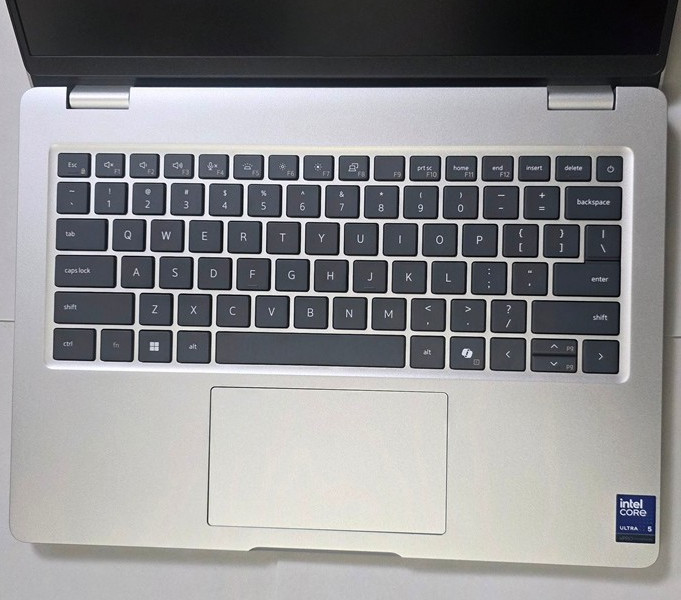 Dell Pro 14 14″ IPS LCD 1920 x 1200 Intel Core Ultra 5 16GB RAM 512GB SSD