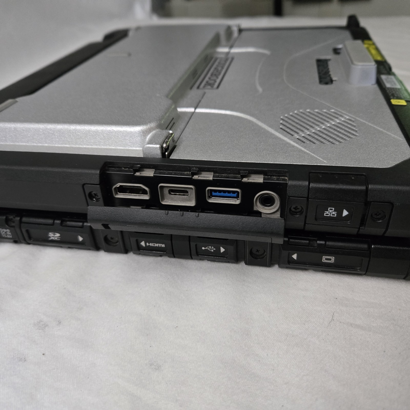 Panasonic Toughbook CF-33 i7-10810U 1.1GHz 512GB SSD 32GB Ram 4G GPS — Grade B