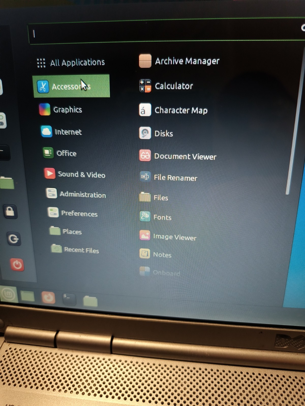 WORKING Dell Inspiron 1525 Laptop @ 2.2GHz, 4GB RAM, 250GB HDD DVD LINUX charger