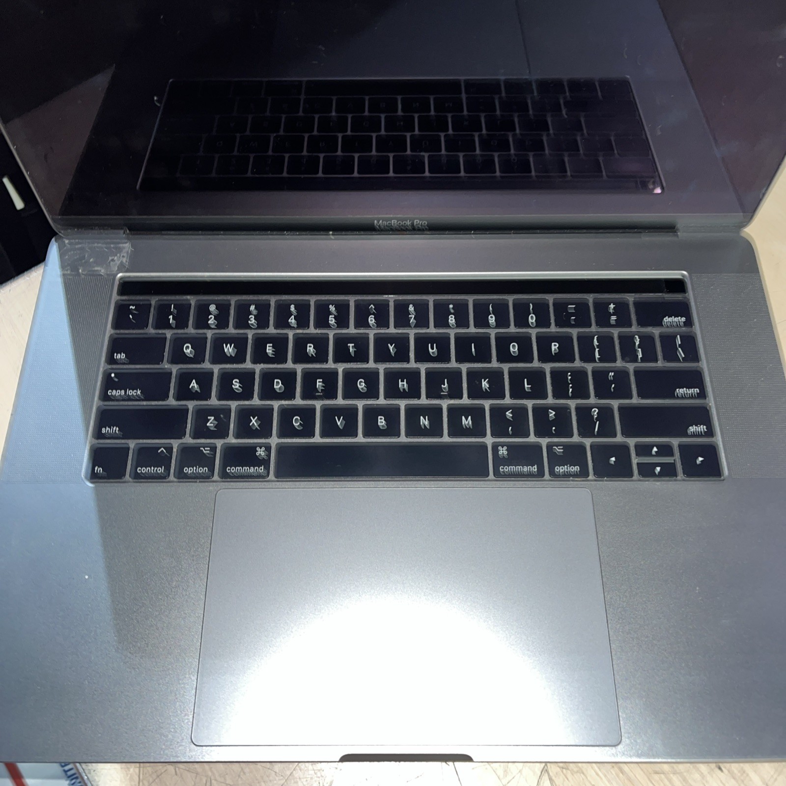 APPLE MACBOOK PRO 15″ TOUCH/MID-2017 CORE I7-7700HQ 2.8GHZ 16GB RAM 256SSD