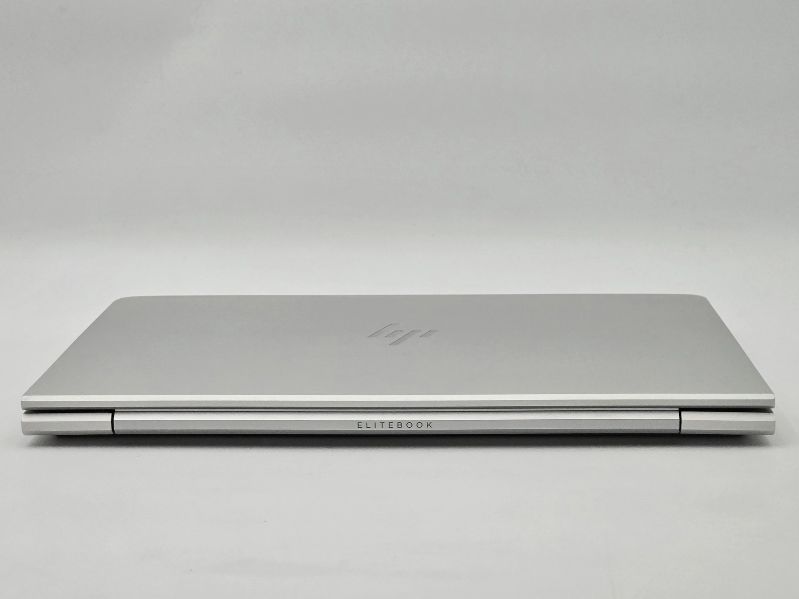 HP EliteBook 640 G9 14 Core i7-1270P 32GB 1TB SSD Windows 11 Grade D