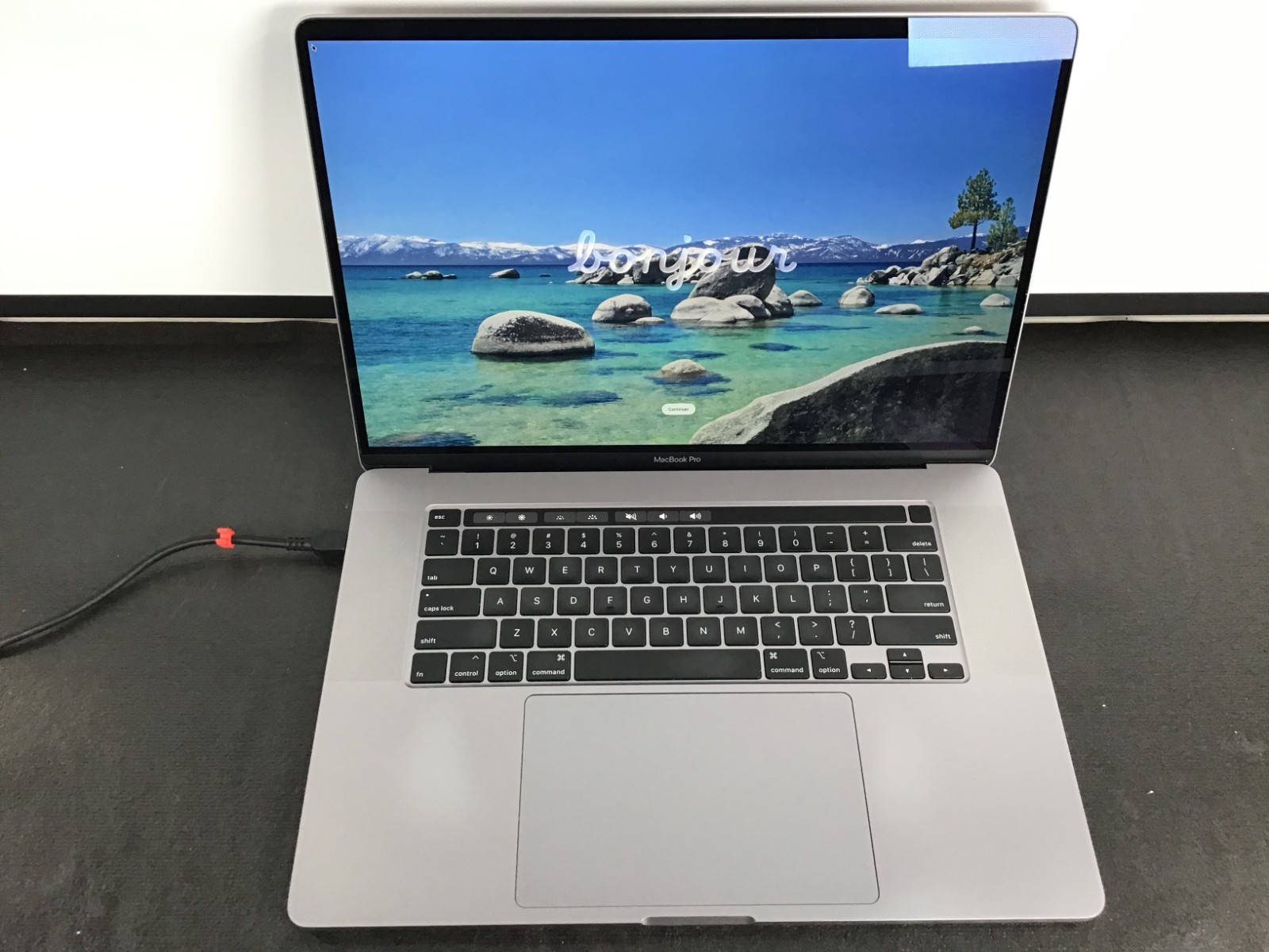 Apple MacBook Pro 16″ A2141 i7-9750H 2.6GHz 16GB RAM 500B NVMe 81% Battery ~