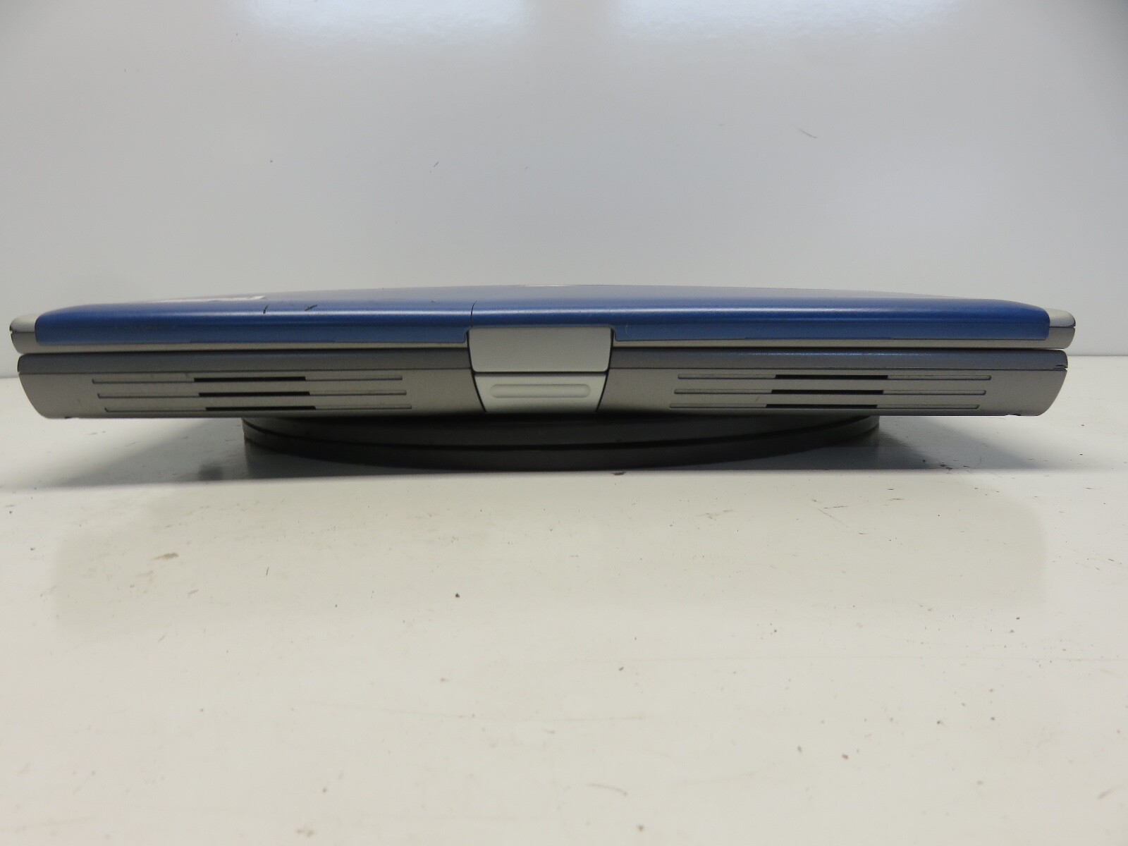 Dell Inspiron 8600 Pentium M 1.7GHz 512 MB NO HDD No Batt