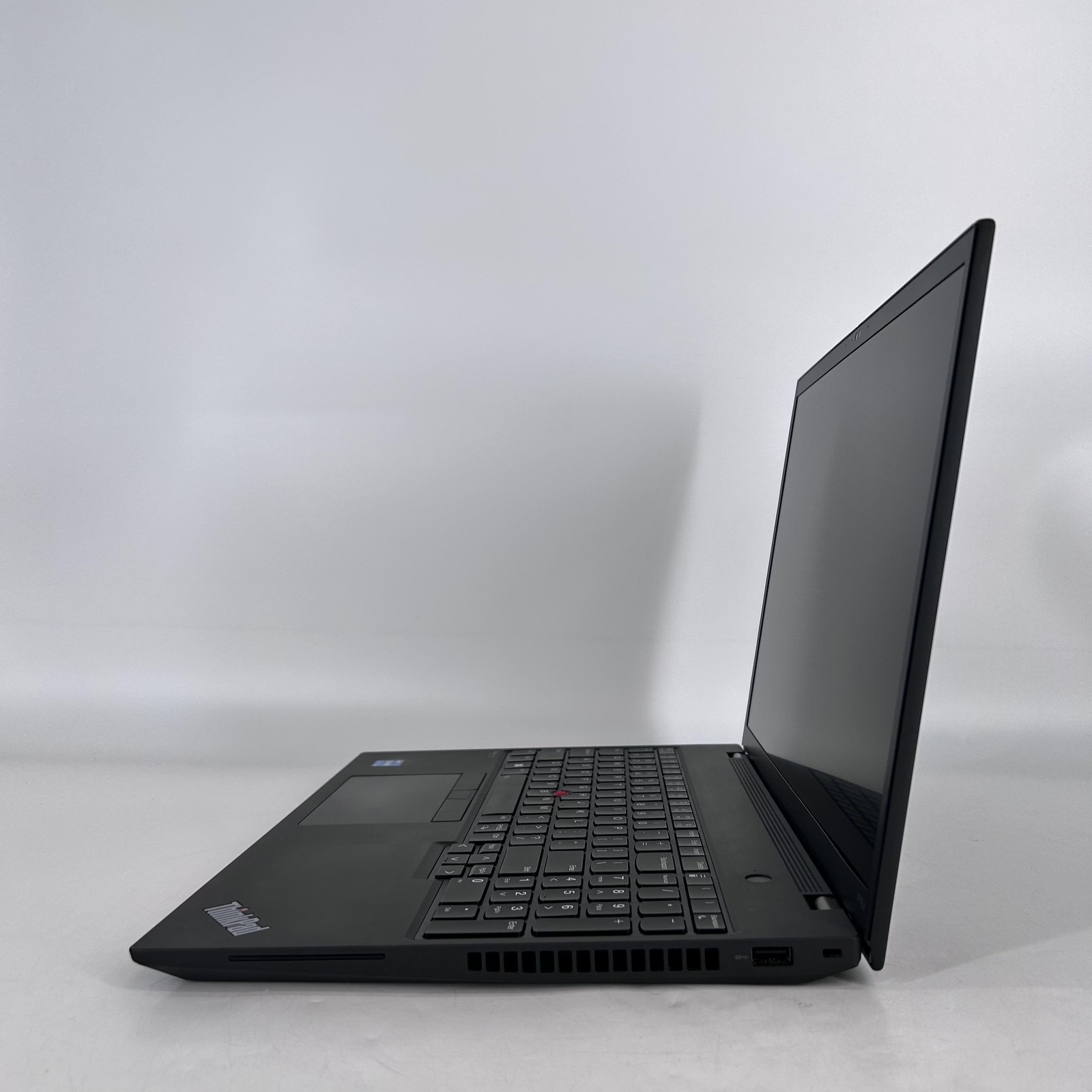 Lenovo ThinkPad P16s Gen 1 FHD+ TOUCH i7-1260P 16GB 512GB SSD T550 – LOOSE HINGE