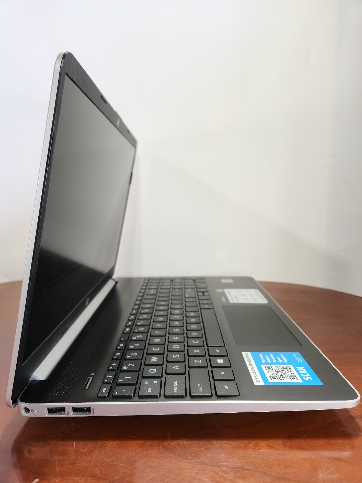 HP 15.6 Full HD Laptop Intel Core I7-1065G7 8/256GB win 11 home