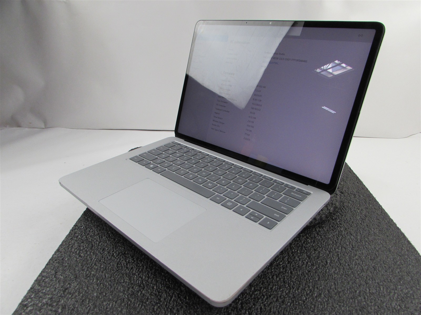 Microsoft Surface Laptop Studio 1964 i7-11370H 1TB SSD 32GB RTX A2000 *No A/C*