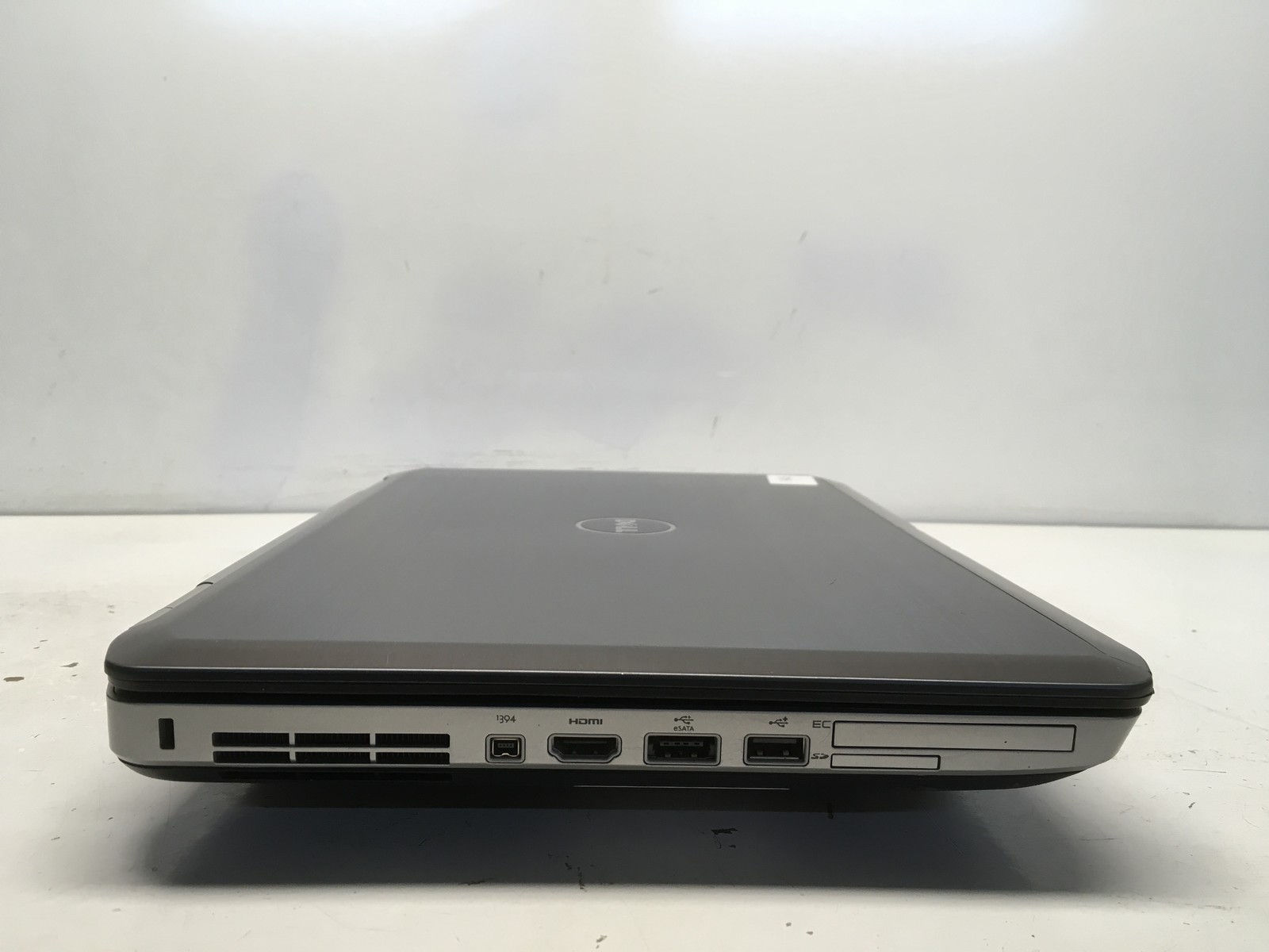Dell Latitude E5520M Intel Core 2 Duo T6670 2.2GHz 2 GB NO HDD No Batt