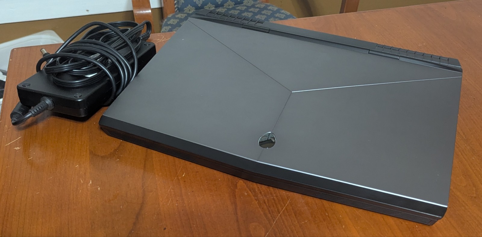 Alienware 17 R5 AW17R5 | i7-8750H | GTX 1070 | 16GB | 256GB SSD + 1TB HDD