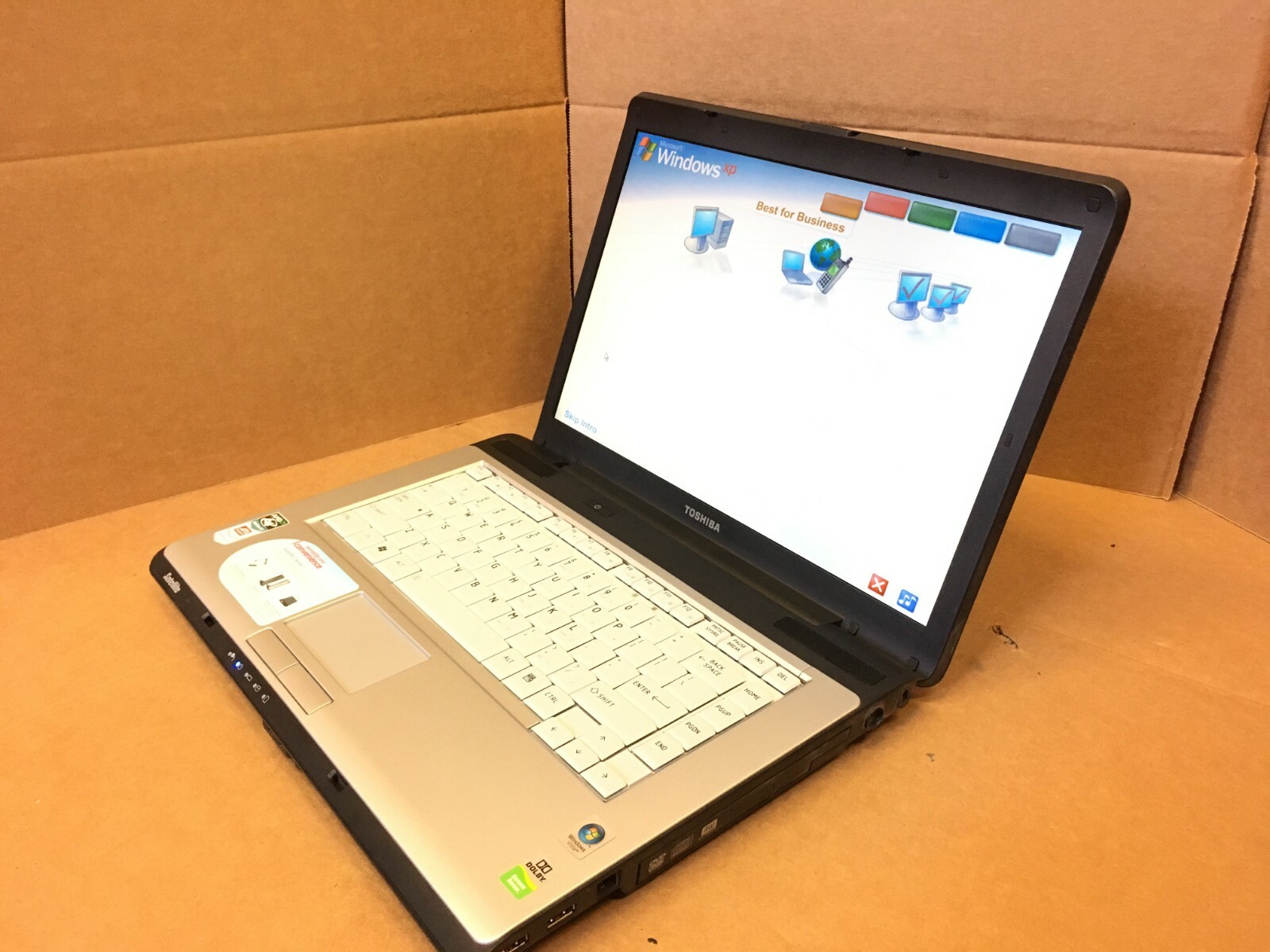 TOSHIBA SATELLITE A215 AMD ATHLON 64 X2 1.90GHz 2GB RAM 320GB HDD XP PRO ATI