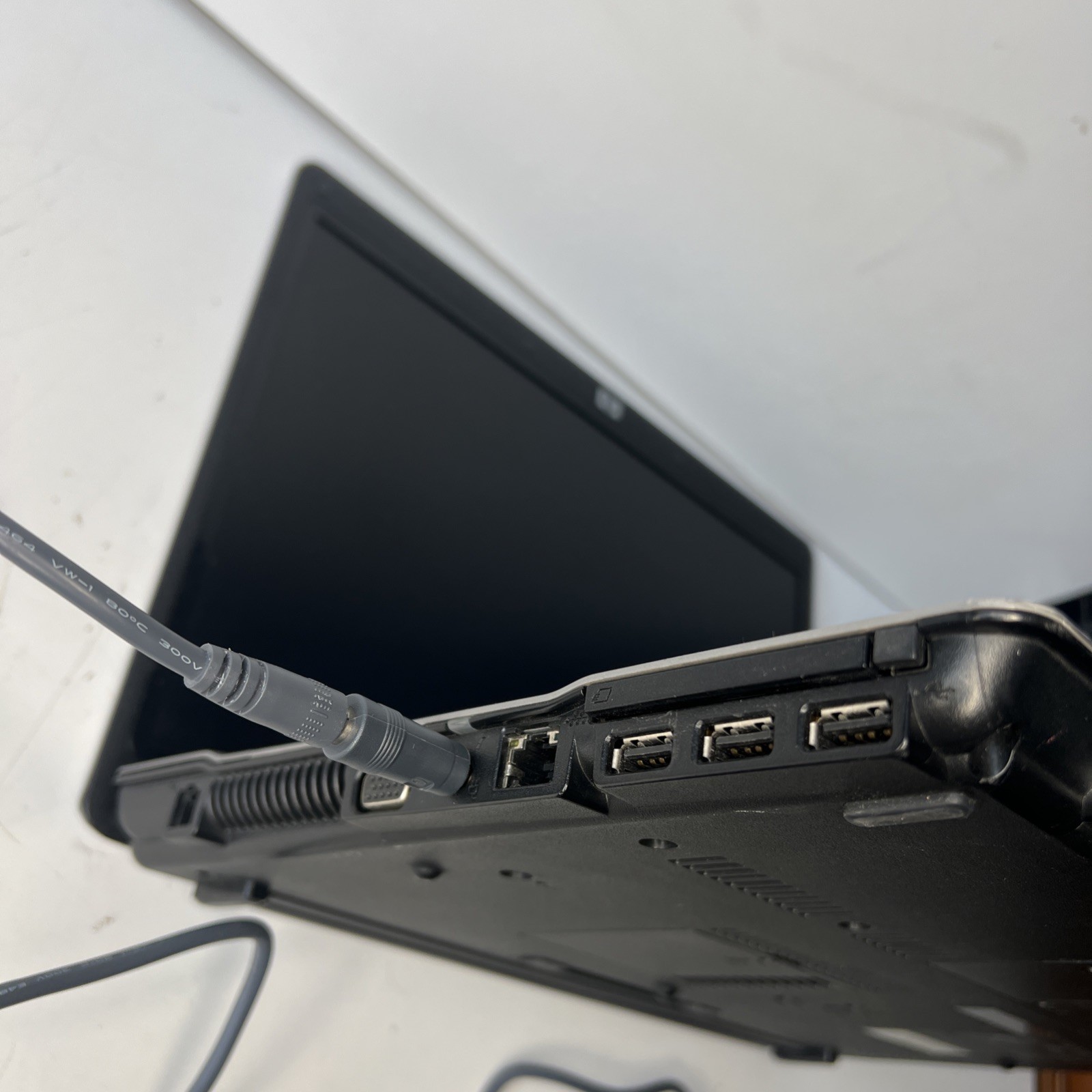 HP Compaq 6720s Laptop | Intel Core 2 Duo | 15.4” | For Parts