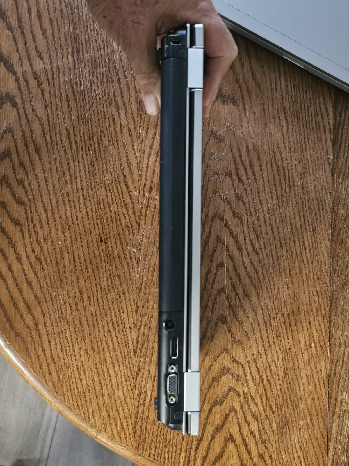 2 HP ELITEBOOKs: 8440P & 8460P – INTEL I5 M540 / 2520M – both sorta BOOT UP