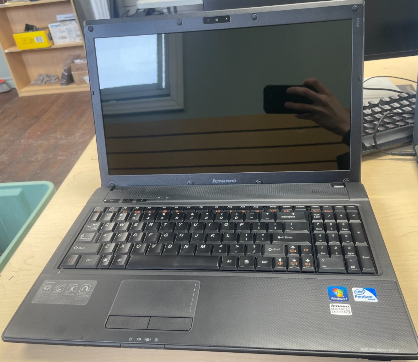 Lenovo G560 – AS IS – FOR PARTS & ACCESSORIES ONLY