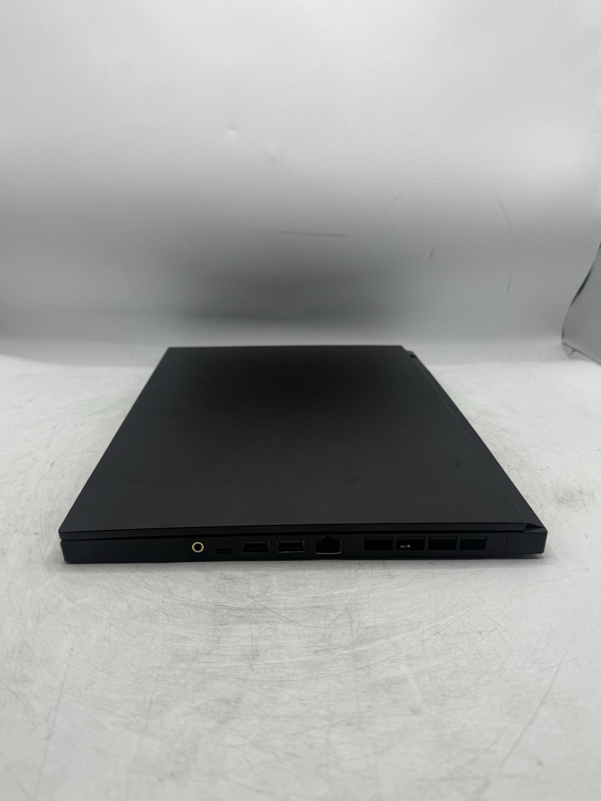 MSI GS66 Stealth 15.6″ FHD i9-10980HK 16GB RAM 2080 Super READ