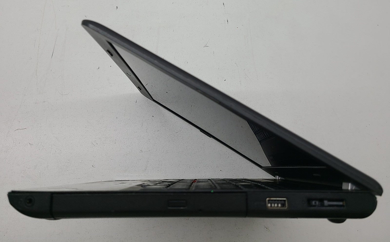 Lenovo ThinkPad E560 15.6″ Laptop Intel Core i3-6100U 4GB RAM NO HD/OS (FL)