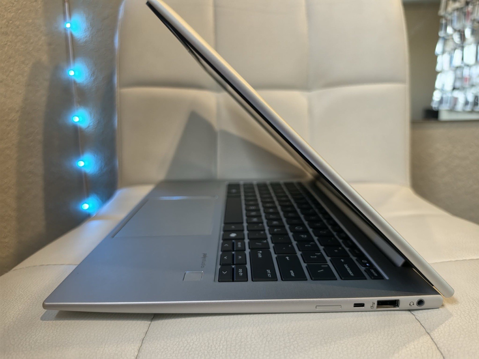 HP EliteBook 845 G11 AMD Ryzen 5 PRO 8540U w/ Radeon 740M Graphics (3.20GHz)