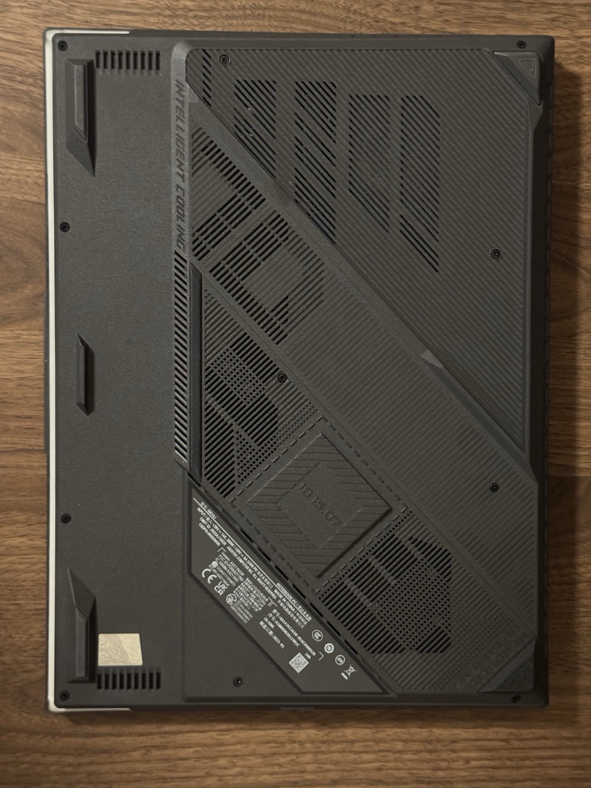 ASUS ROG Strix G16 (2023) – i7-13650HX / RTX 4060 / 16GB RAM / 1TB SSD