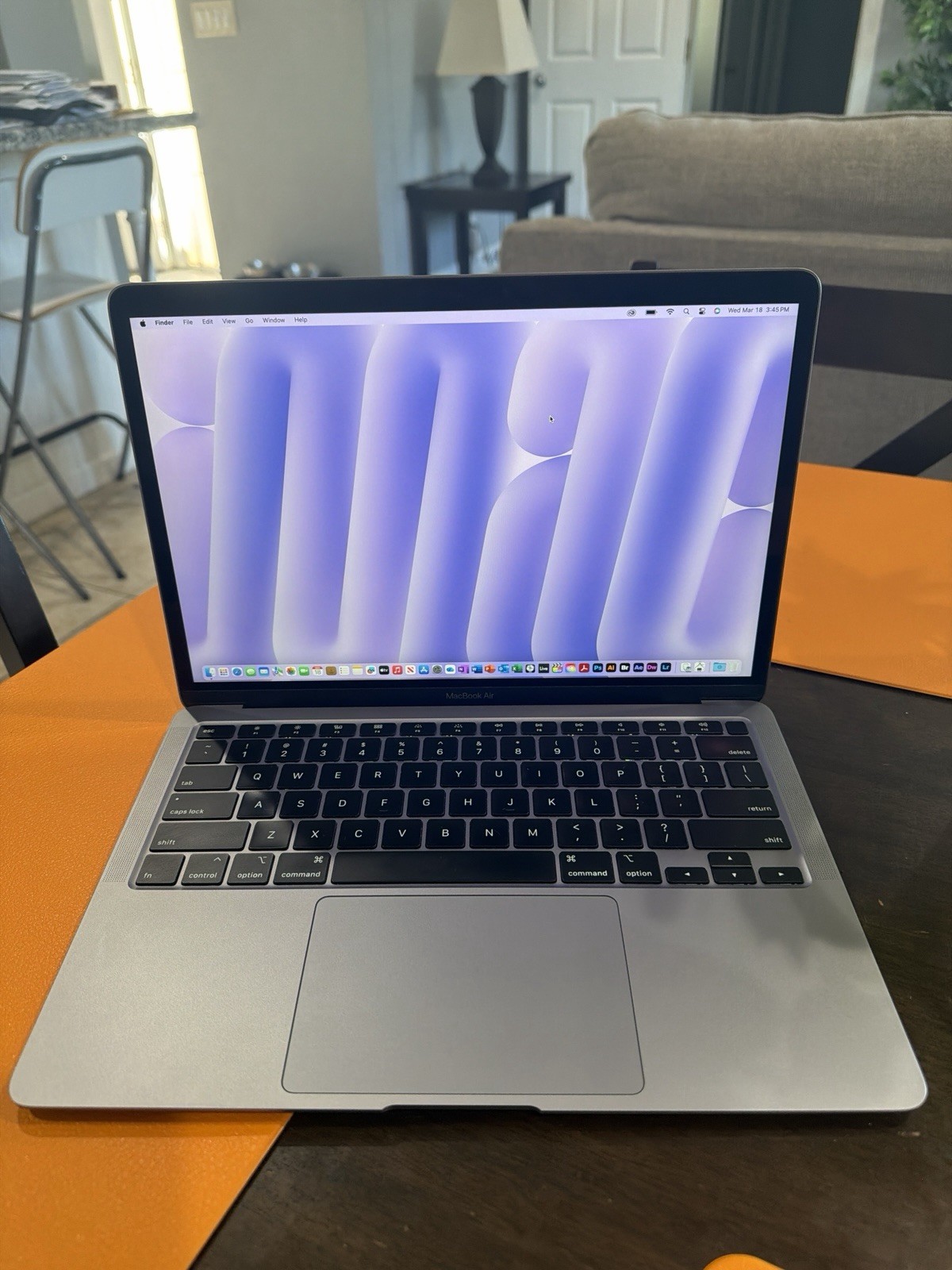 APPLE MACBOOK AIR 13” 2020 QUAD CORE i5 8GB RAM 256GB SSD! FAST 💨!!