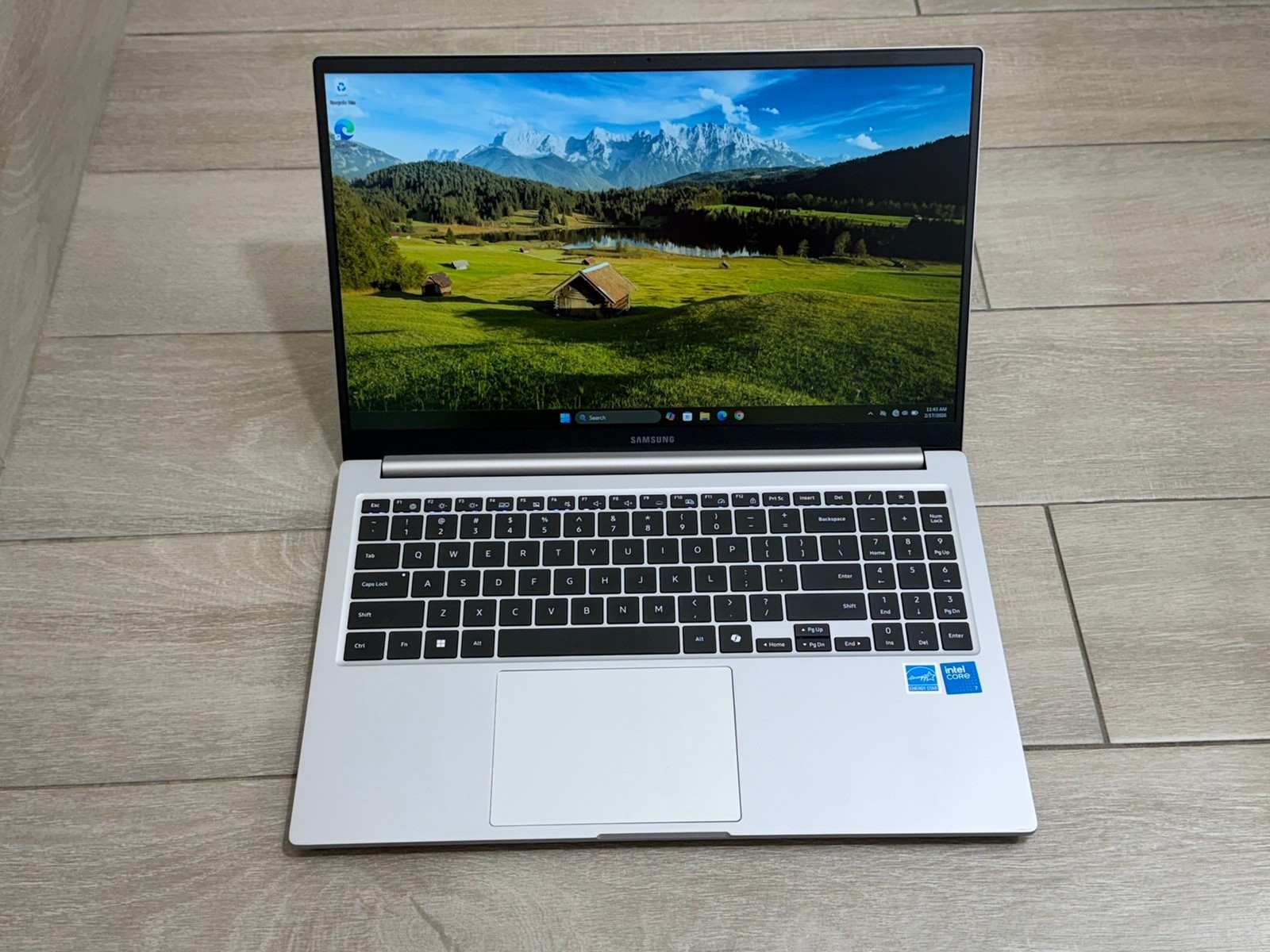 Samsung Galaxy Book4 NP750XGK 15.6″ Core 7 150U 16GB RAM 512GB NVMe SSD Win-11