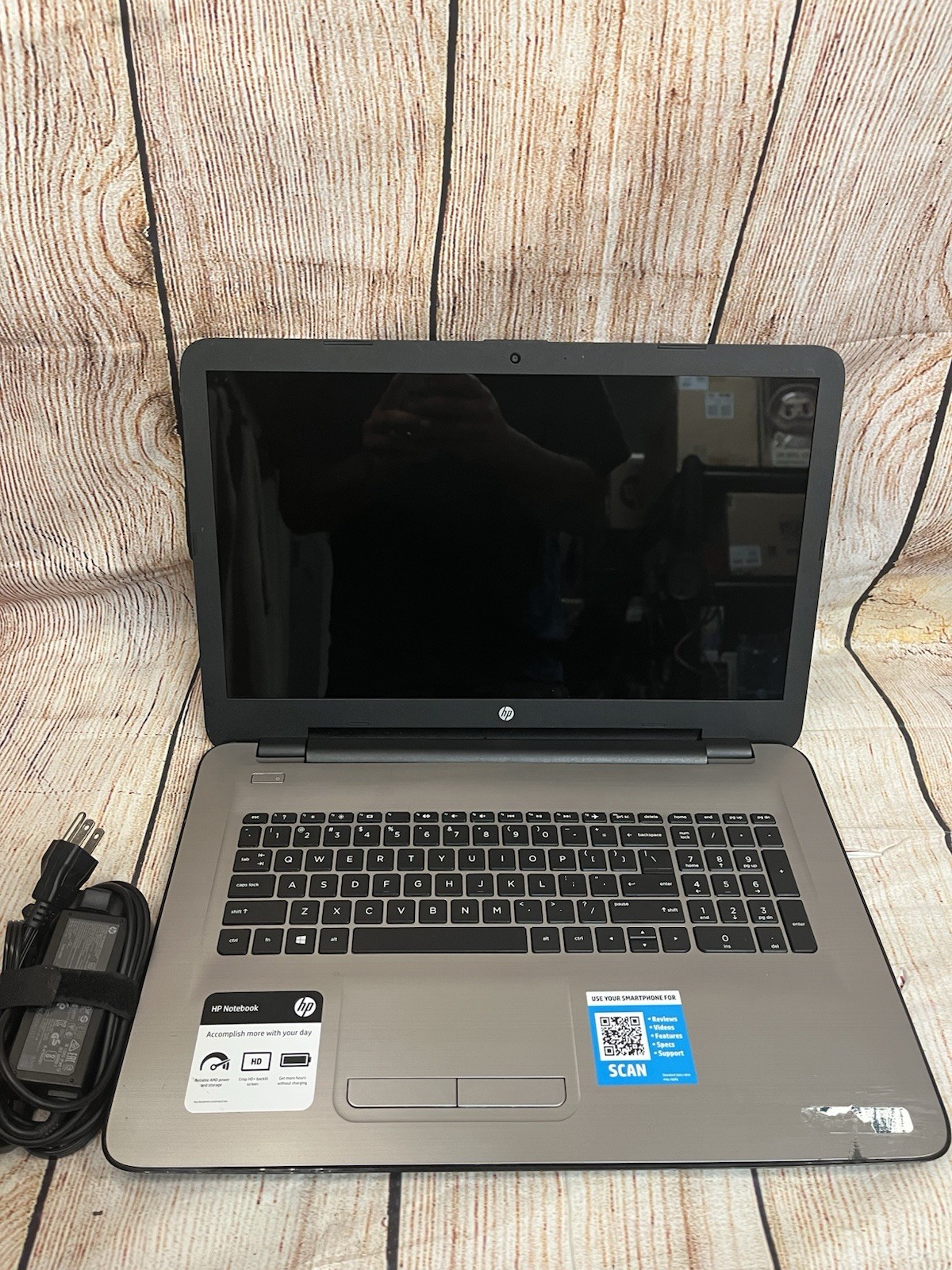 HP Notebook 17″ 17-y012nr AMD A8-7410 Radeon R5 8gb 500gb W/charger Dead Battery