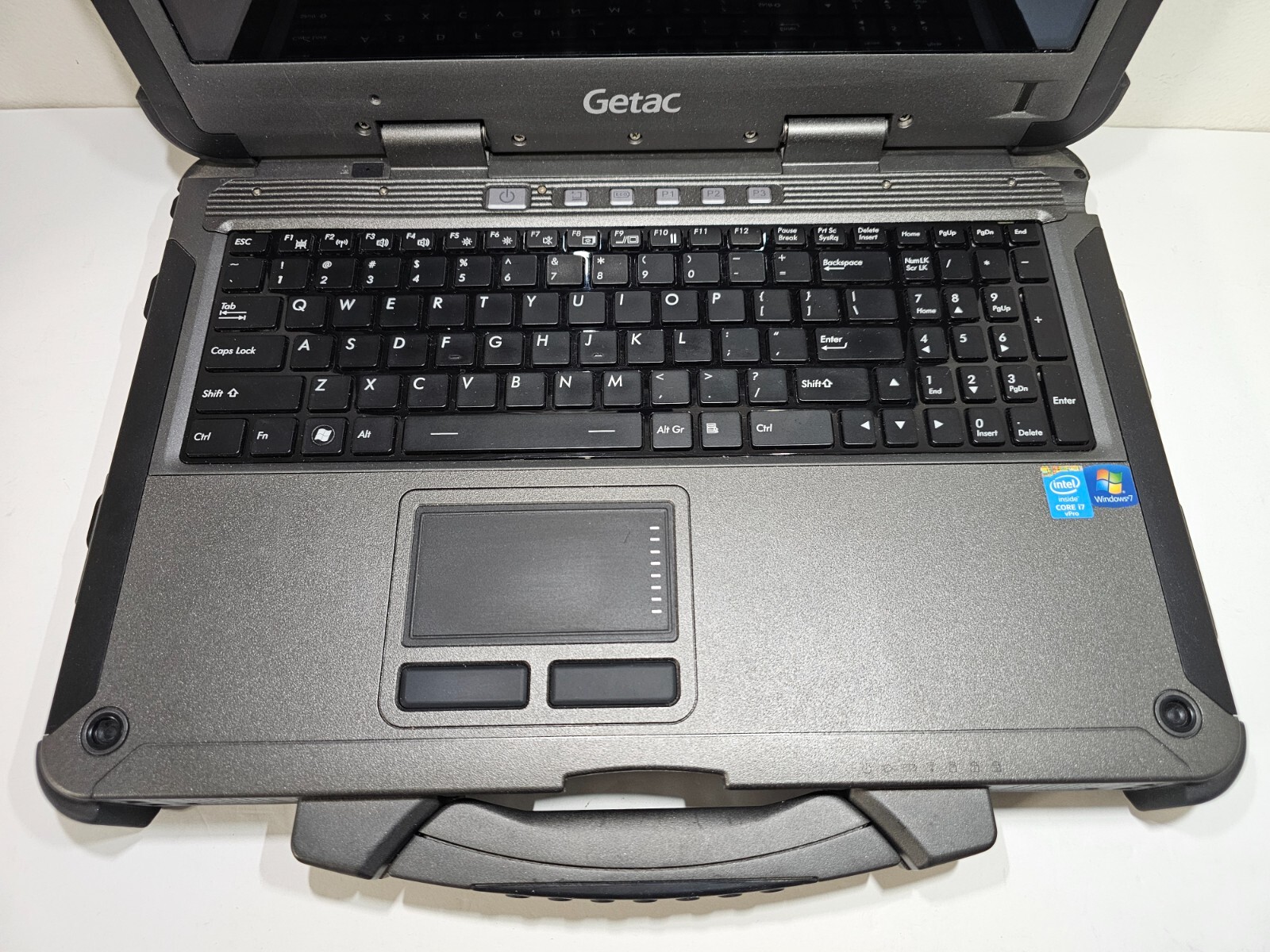 GETAC X500 G2 Rugged 15.6″ / i7-4600U 2.90GHz / 16GB RAM / 1050GB SSD / +CHARGER