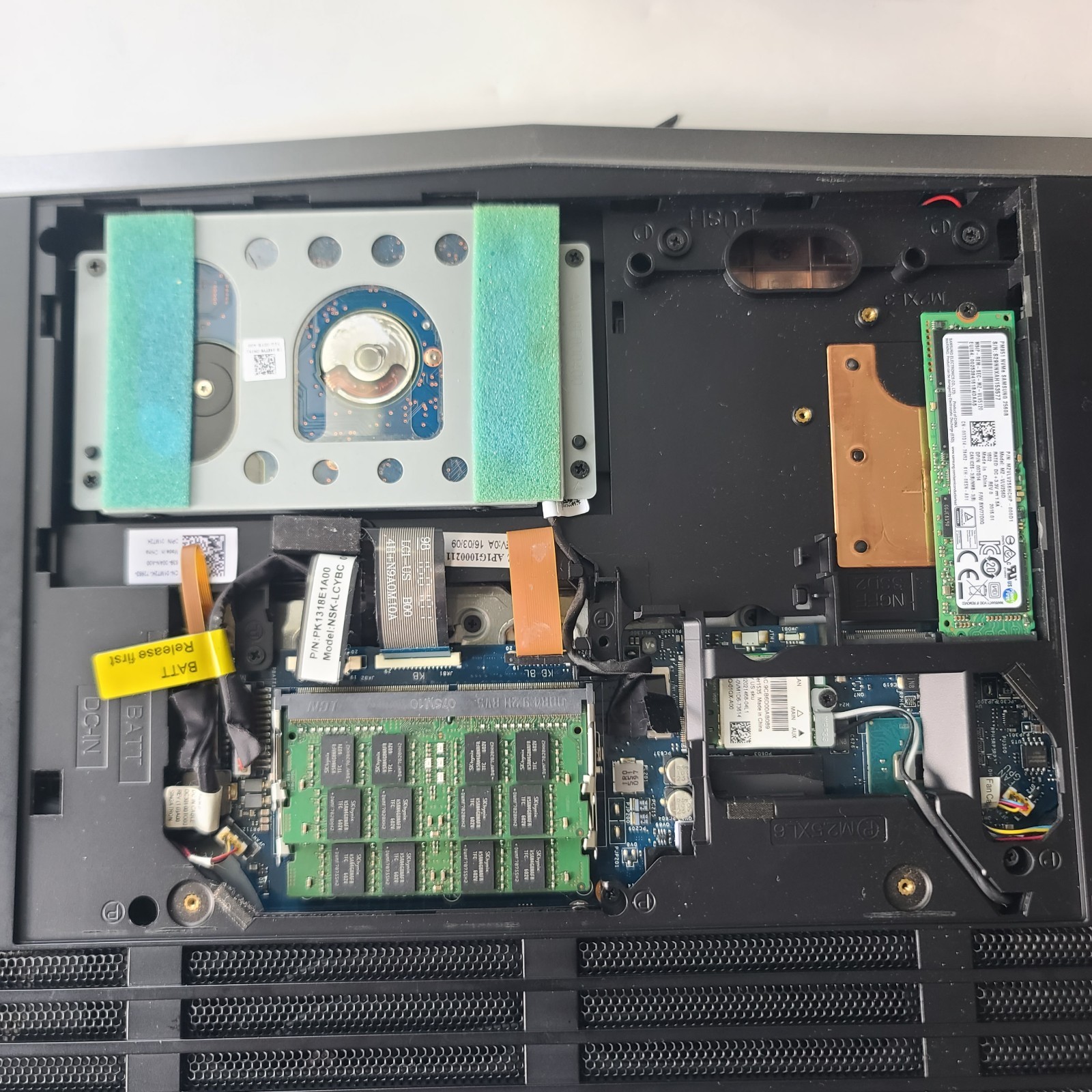 Alienware 17 R3 i7-6700HQ, GTX 970M 256GB SSD 1TB HDD Read Description