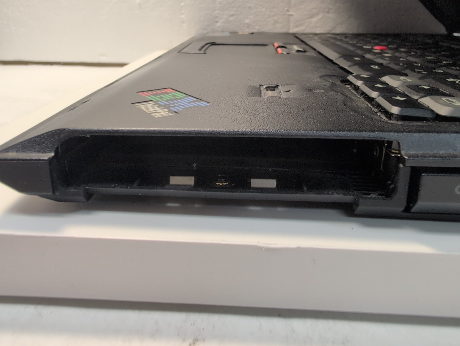 🔥 Lenovo Thinkpad T43 14″ Laptop Pentium M 1.73GHz/ 1.5GB RAM (NO HDD/CADDY)-