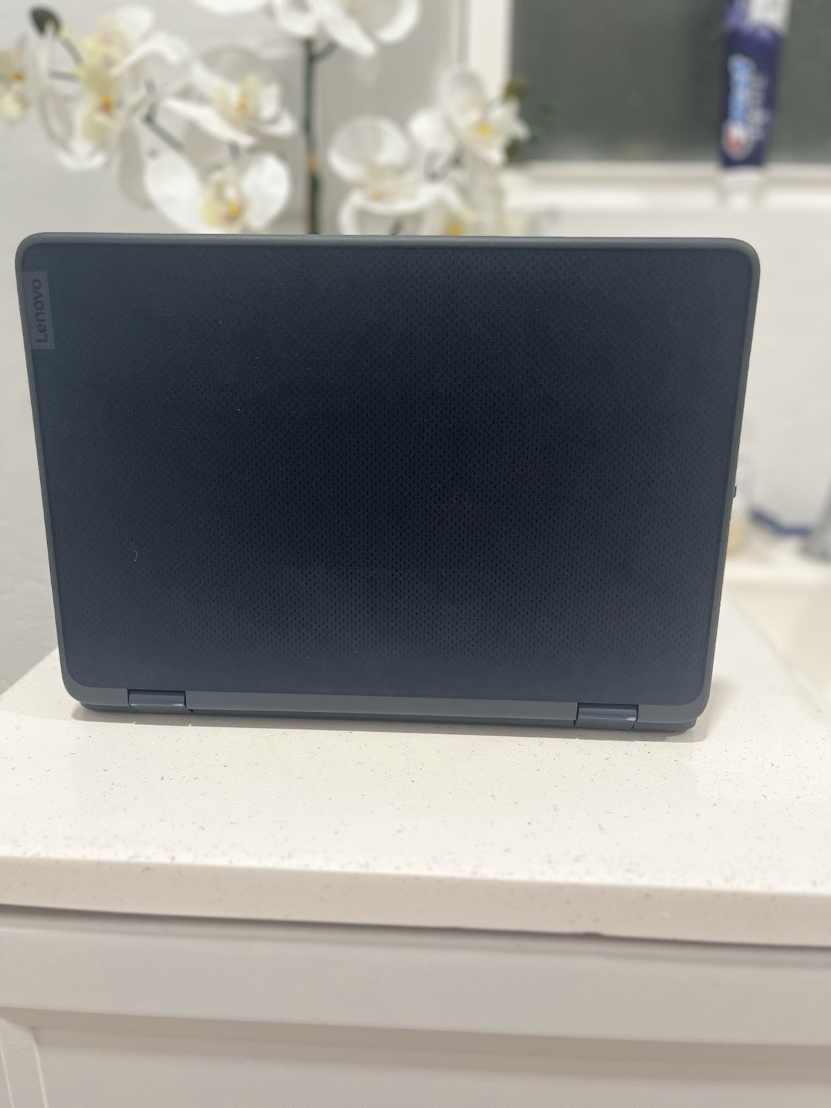 Lenovo 300w Yoga Gen 4 2-in-1 Intel(R) N200 8 GB RAM 256 GB SSD 11.6″
