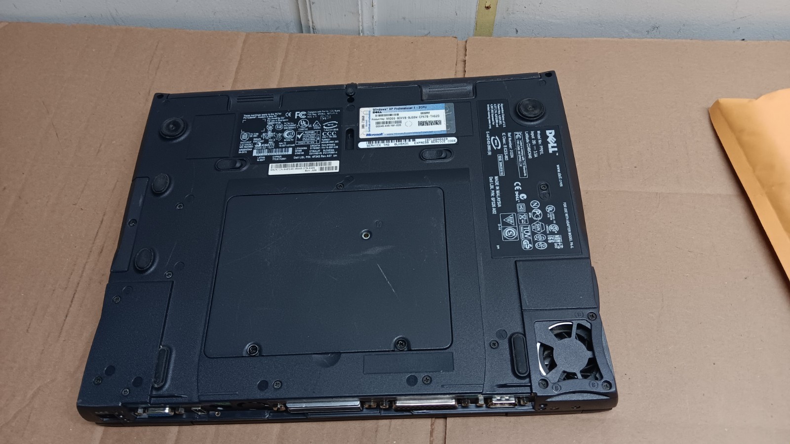 Vintage Dell Latitude C640 Laptop 2 GHz Windows XP Pro Serial & Parallel port