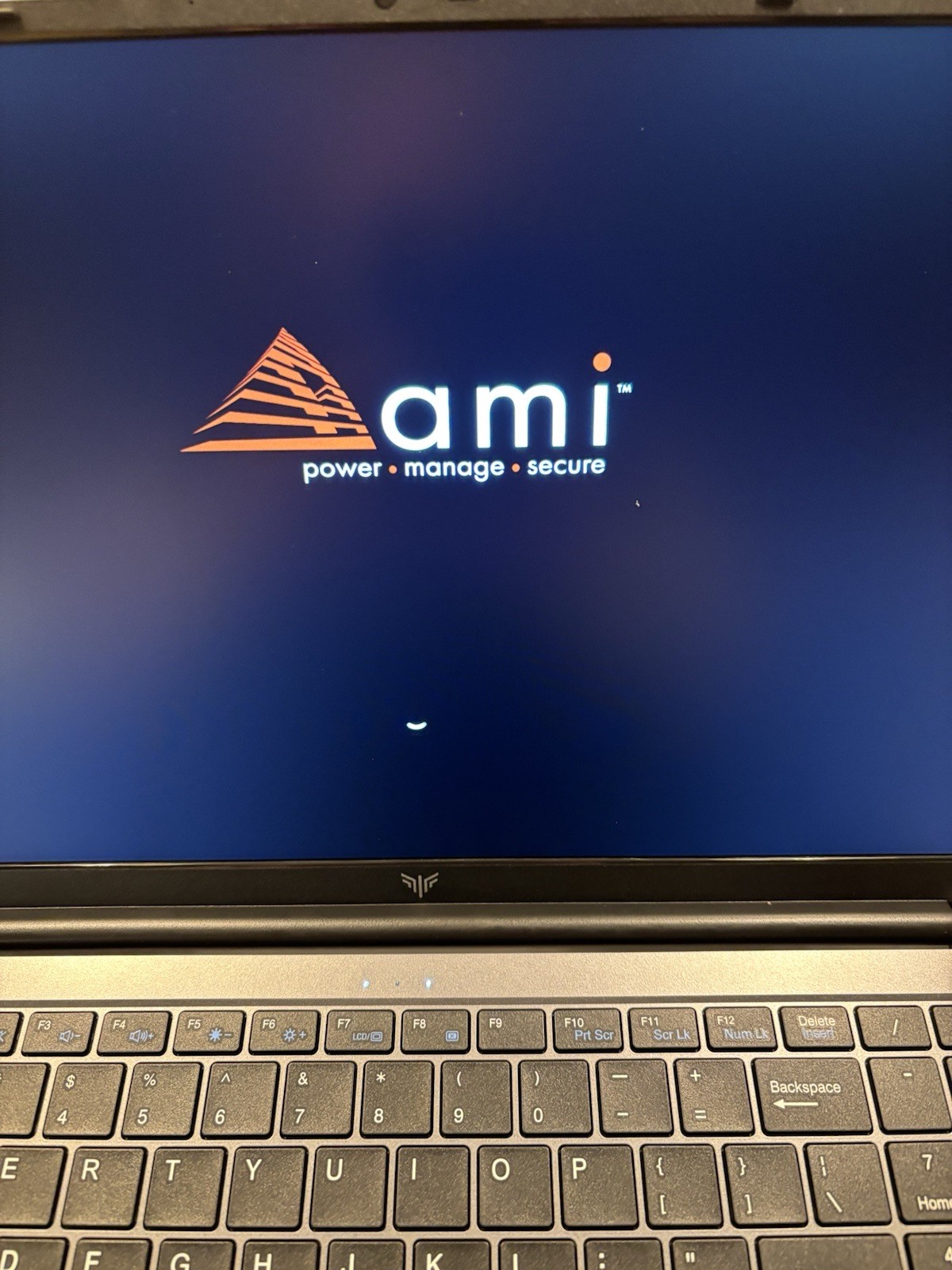Mallrace Lx15 pro R705700U Laptop Computer READ