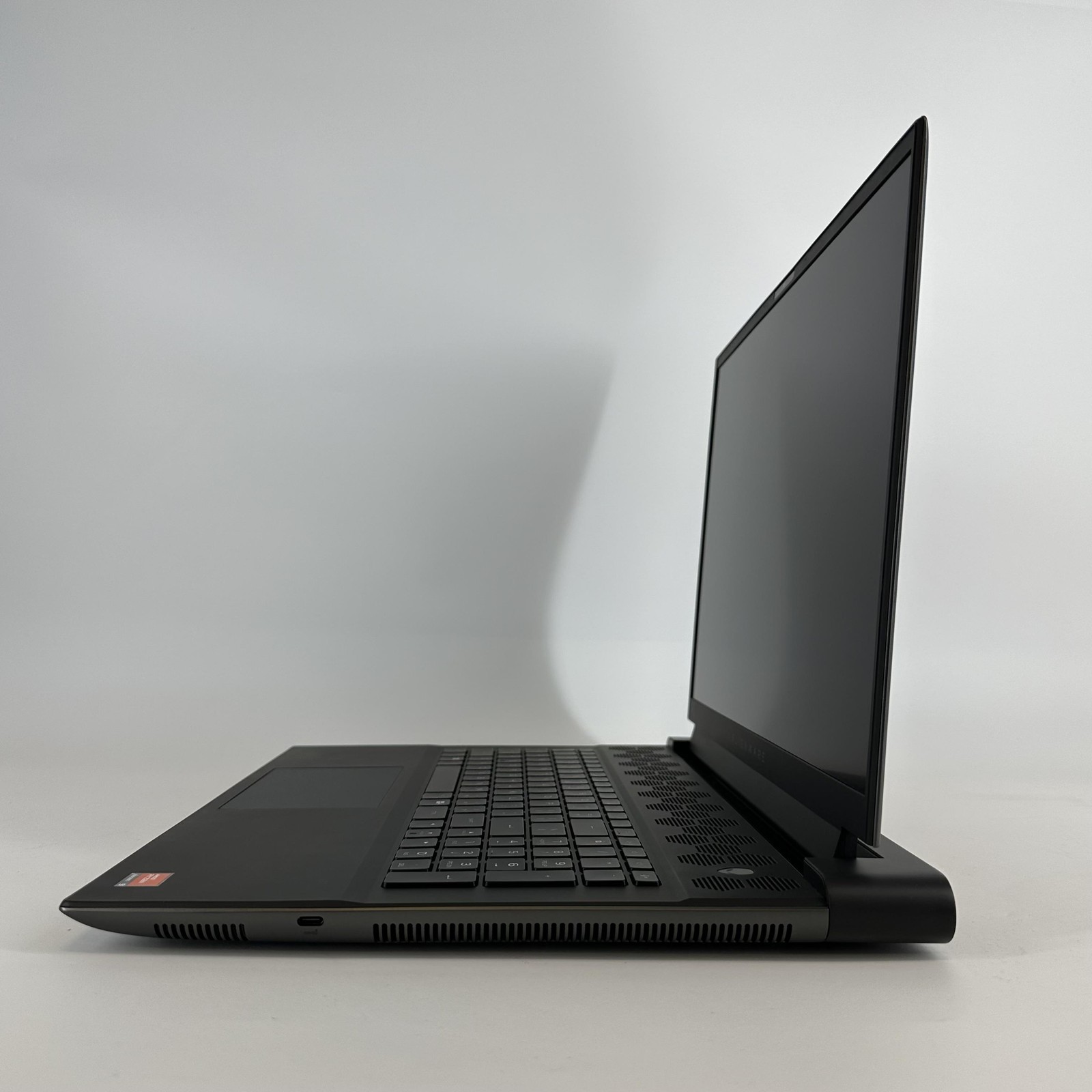 Dell Alienware M18 R1 480Hz FHD+ 2.5 GHz Ryzen 9 7945HX 64GB 4TB/512GB RTX 4090
