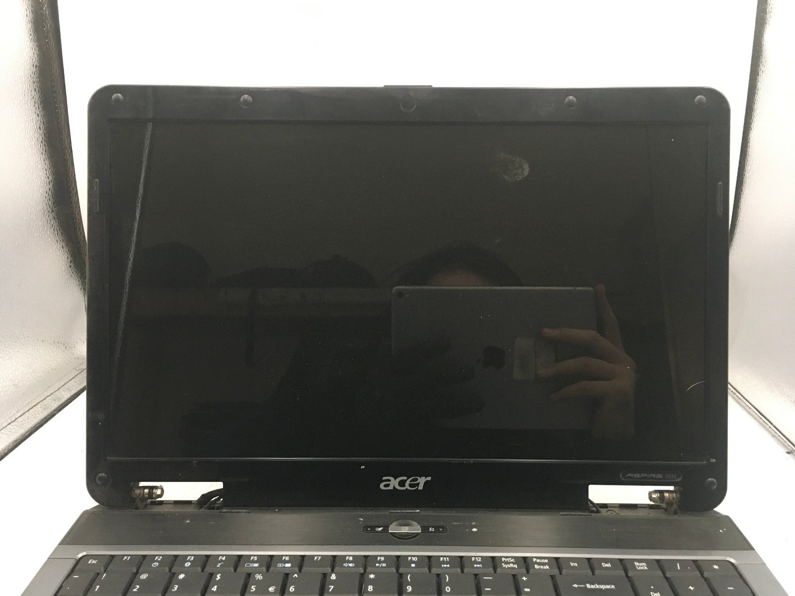 ACER ASPIRE 5532 KAWG0 – FOR PARTS/NO BOOT – AMD ATHLON 64 – 2GB RAM – READ – BB