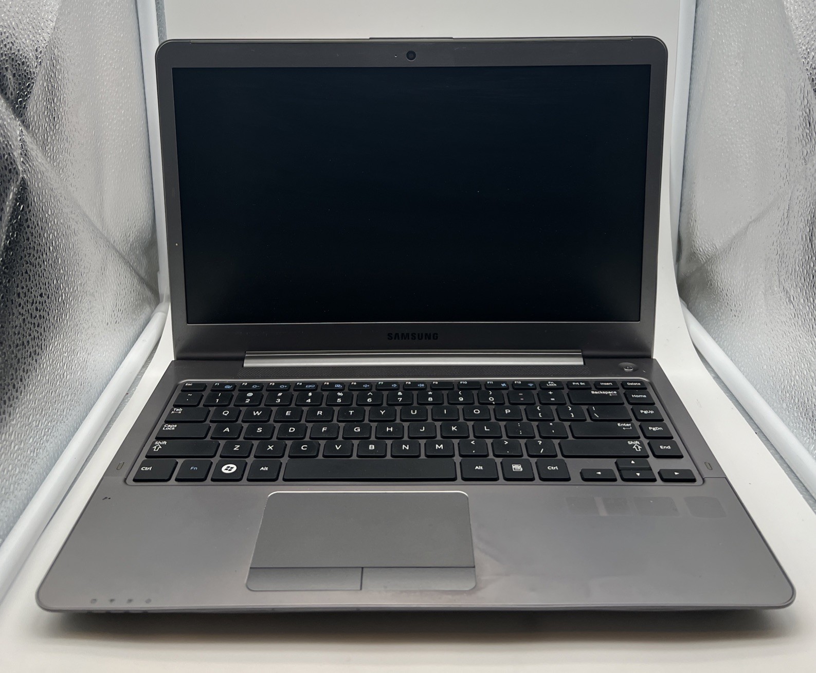 Samsung Series 5 Ultrabook 14″ Intel i5 Ram: 4GB/500GB SSD VERY GOOD CONDITION
