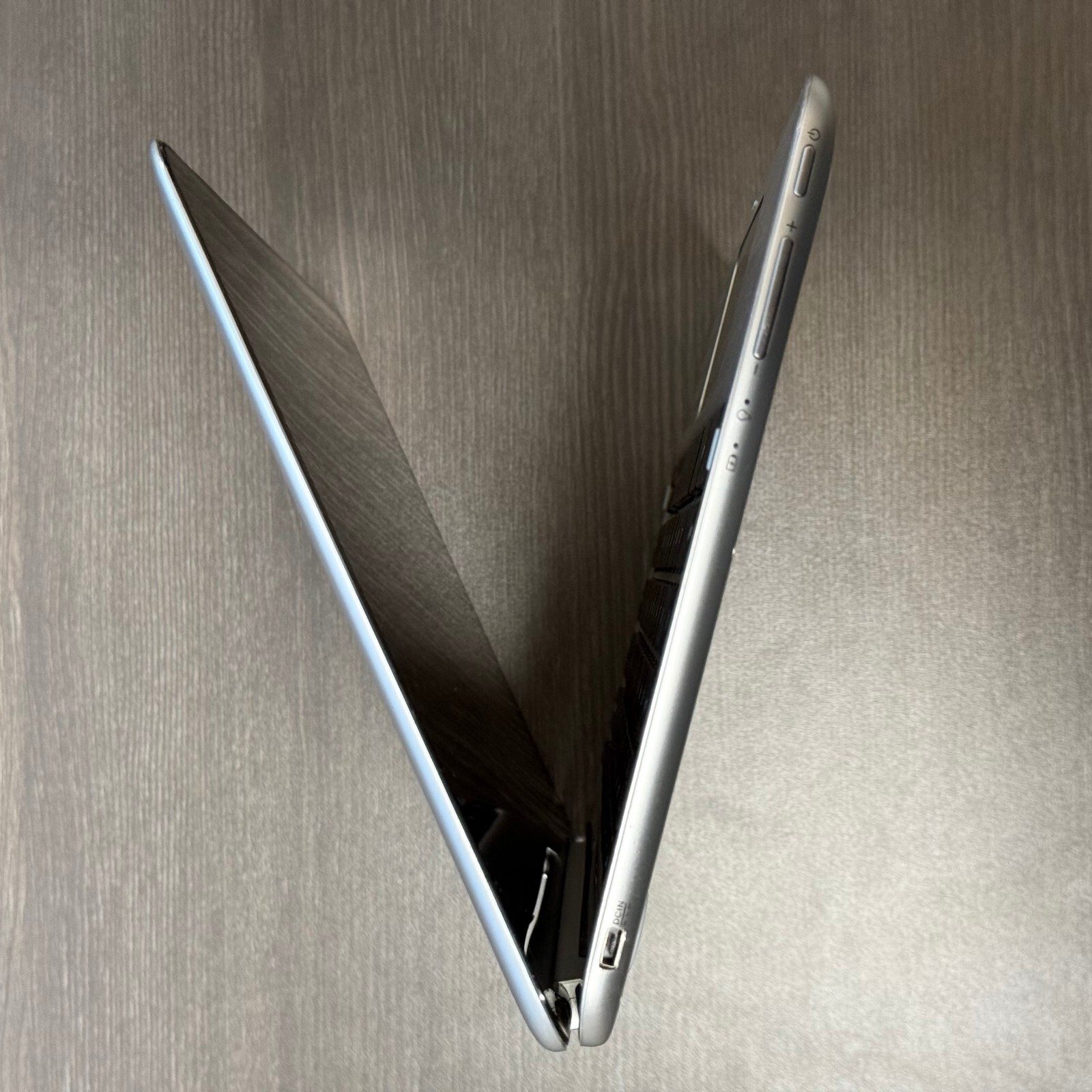 Asus C100P Flip 2-in-1 Touchscreen 10″ Chromebook 1.8GHz 4GB RAM 16GB Notebook