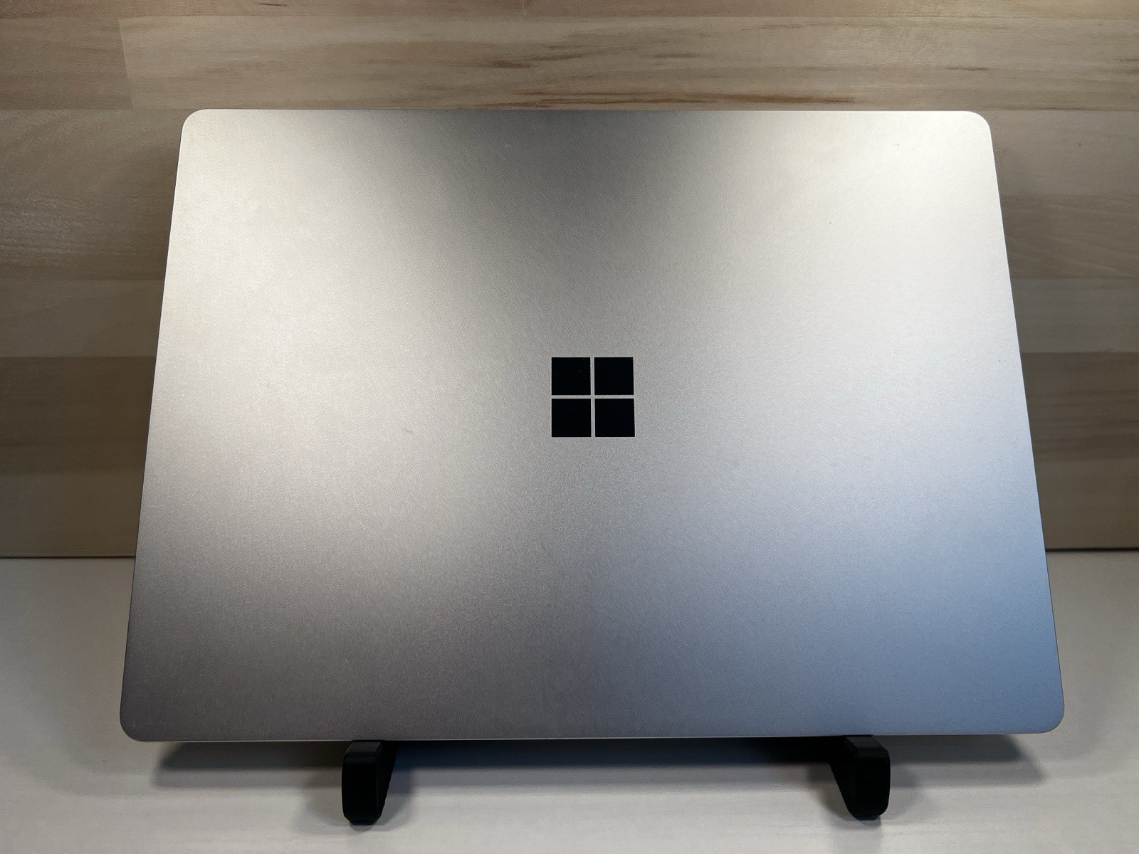 Microsoft Surface Laptop Go 12.4″ Touchscreen (256GB SSD, Intel Core i5-1035G1,
