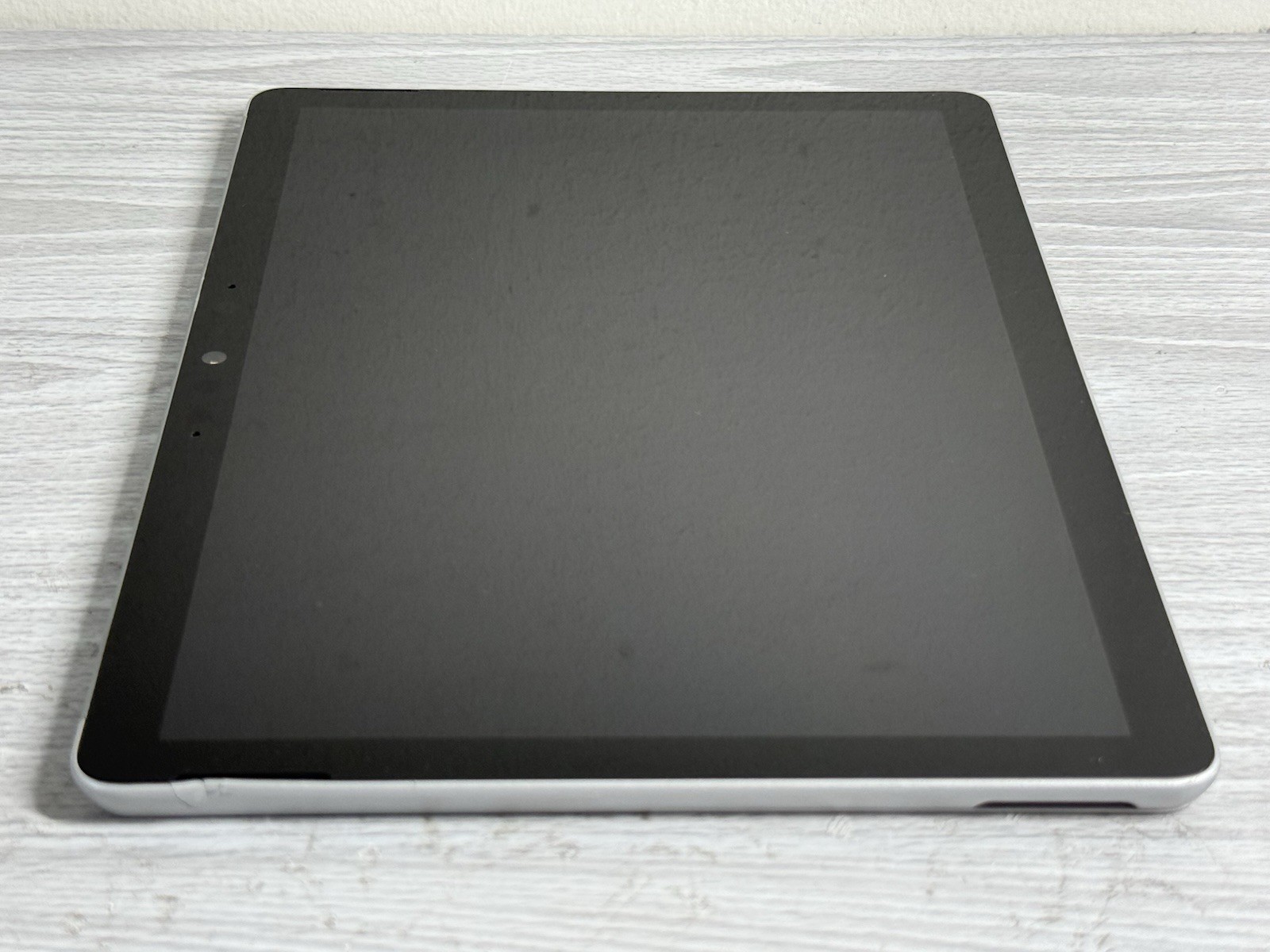 Microsoft Surface Go 2 – Intel Pentium 4425Y 4GB Ram 64GB SSD Windows 10