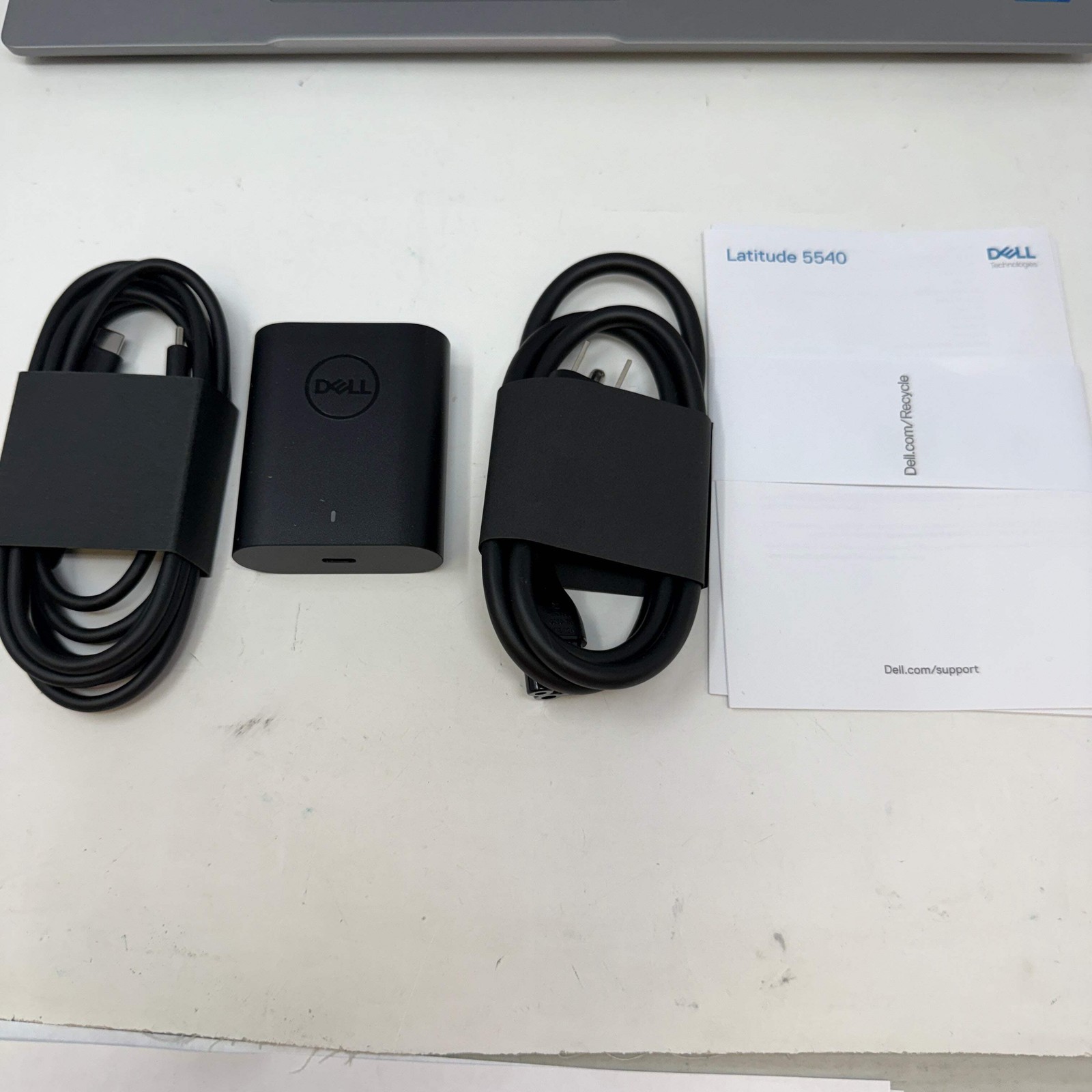 Dell Latitude 5540 15.6″ i5-1345U 1.6GHz 16GB RAM 512GB SSD