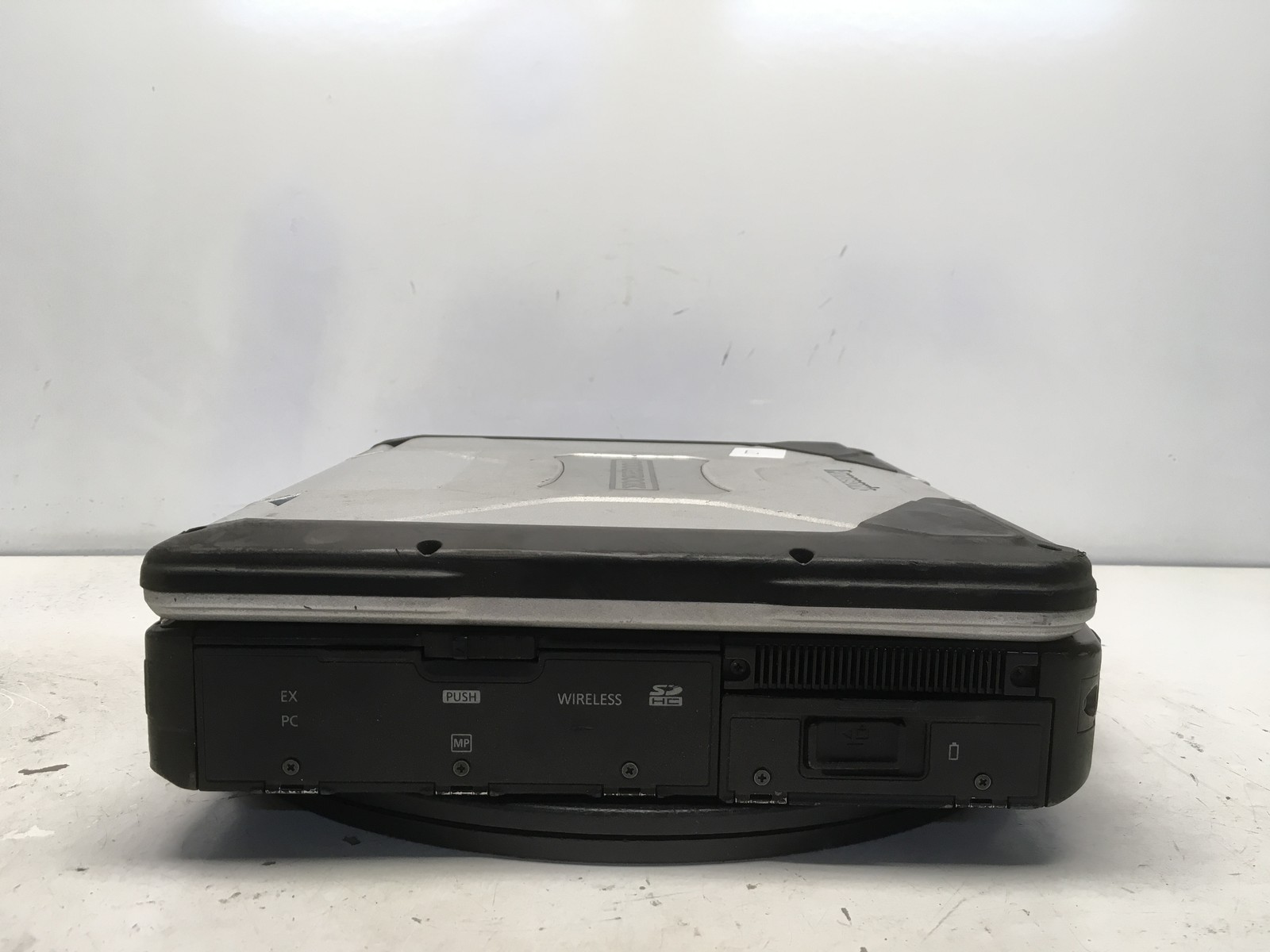 Panasonic CF-31 YCZC01 Intel Core i5-520M 2.4GHz NO RAM NO HDD NO BAT – FOR PART