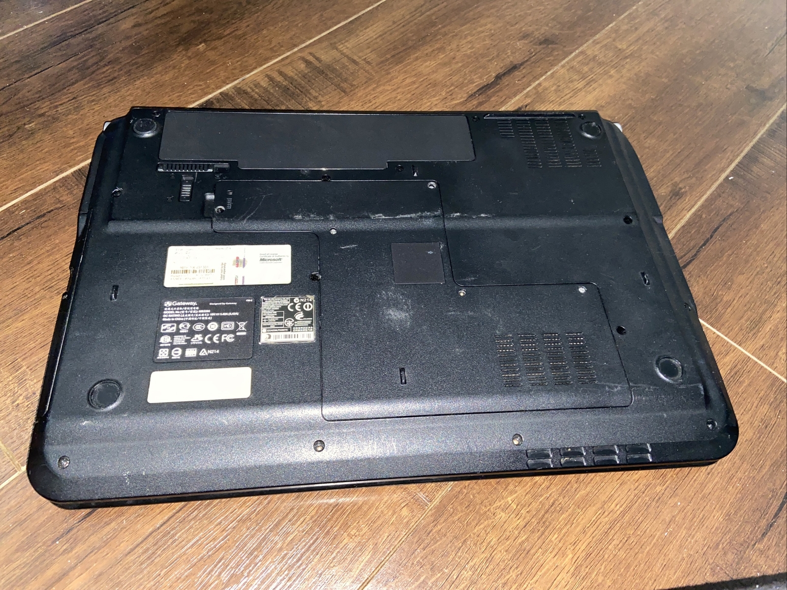 Gateway MS2285 AMD Vision 4GB RAM No HDD No Video Turns On