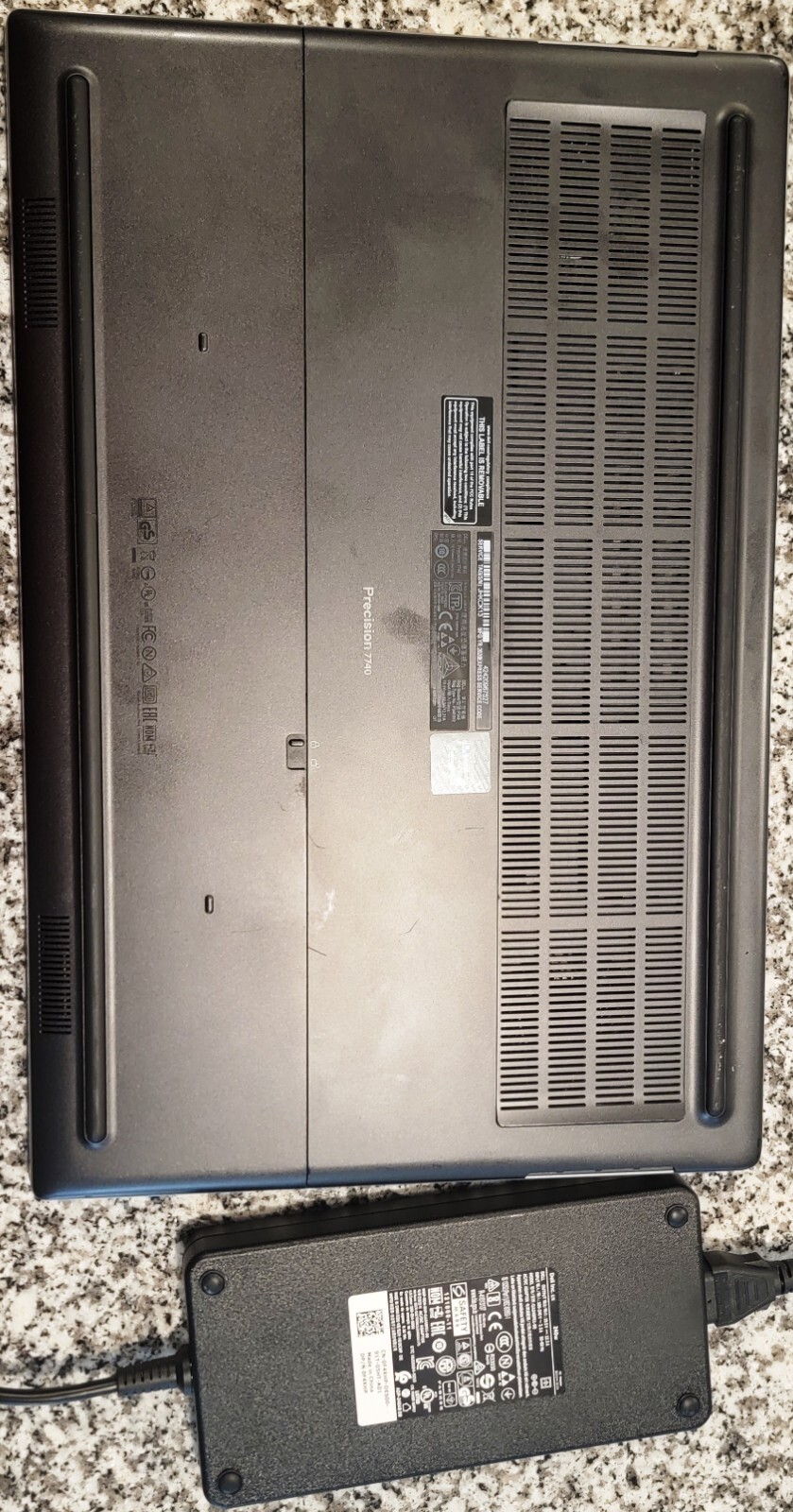 Dell Precision 7740 17.3” (2TB SSD Intel Core i7-9850H 2.6GHz 32GB RAM)