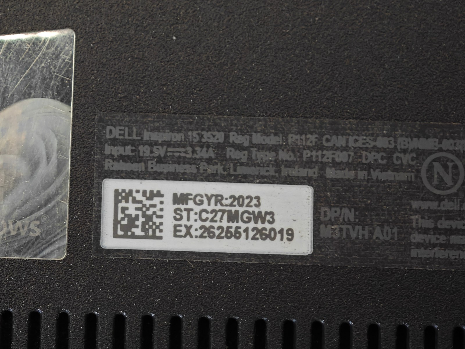 DELL Inspiron 15 3520 p112f – 256GB SSD, 8GB RAM, 12th gen Intel i3-1215u CPU