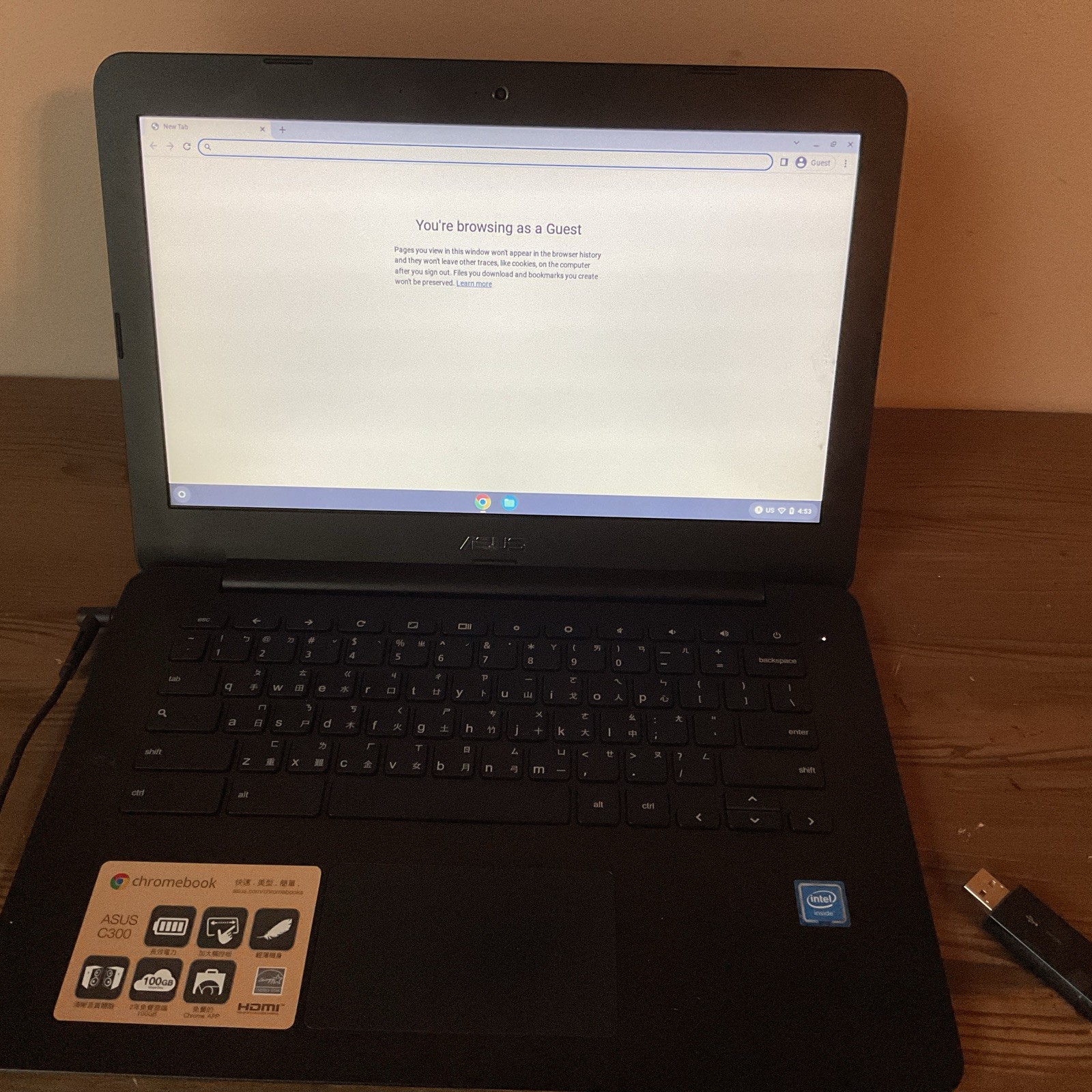 ASUS Chromebook C300-4GB RAM w/HDD 1.6ghz W/Charger & Dongle-Bilingual Keyboard