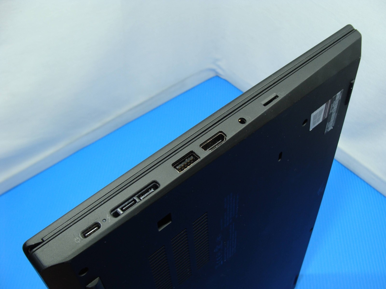 Lenovo ThinkPad P15s Gen 1 15.6″ FHD TOUCH i7-10510U 1.8GHz 16GB 512GB W11P P520