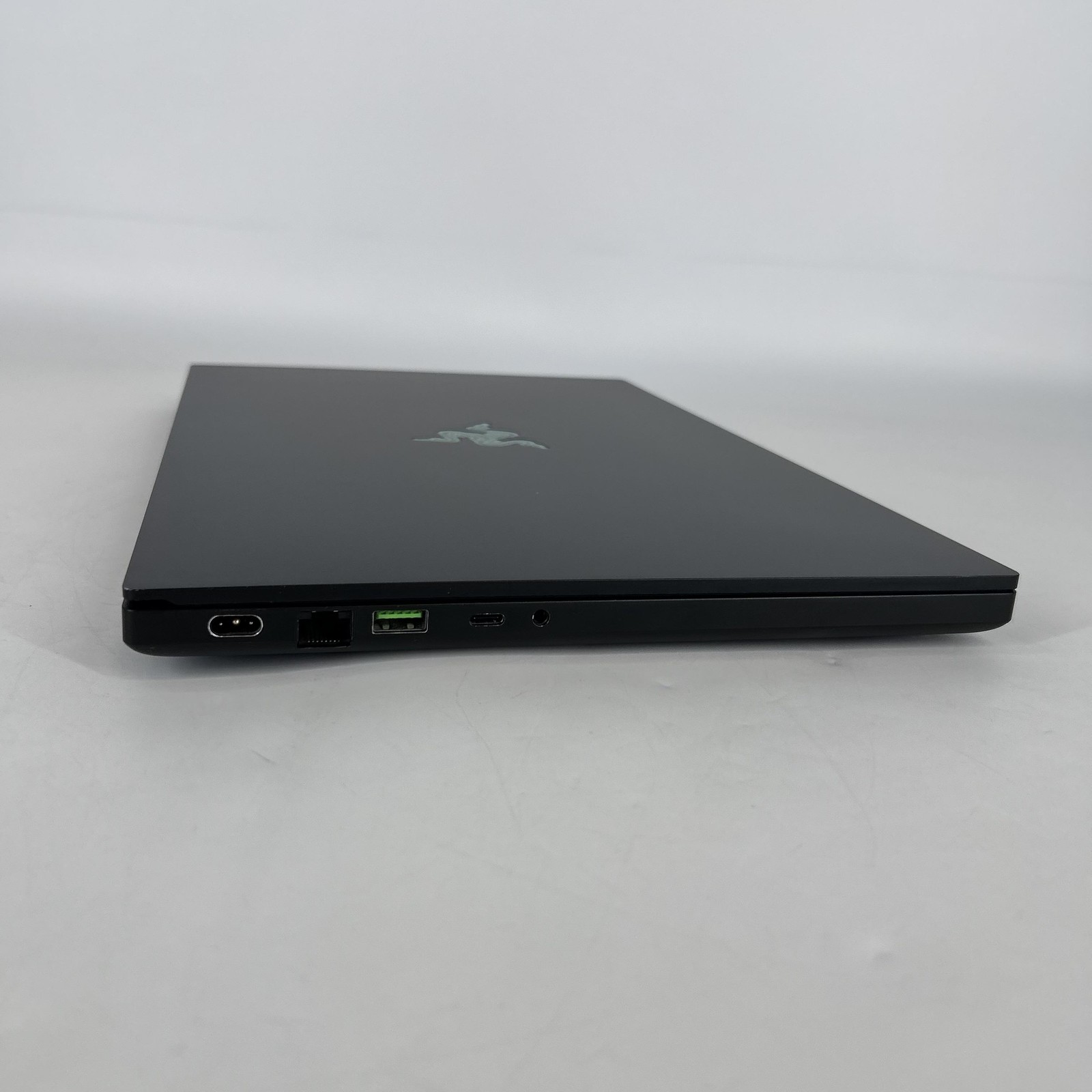 Razer Blade 15 Base 144Hz FHD i7-10750H 2.6GHz 16GB 512GB SSD RTX 3070 Very Good