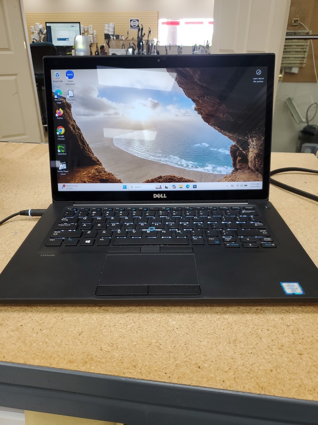 Dell Latitude 7480 14” i5-6300U 2.4GH 8GB DDR4 256GB SSD Win 11 042926-1