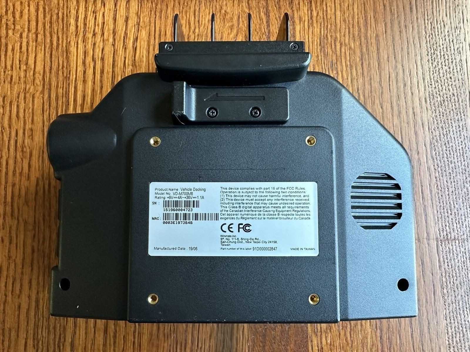 Winmate – M700 Series 7″ Rugget Tablet with Vehicle Docking Mount