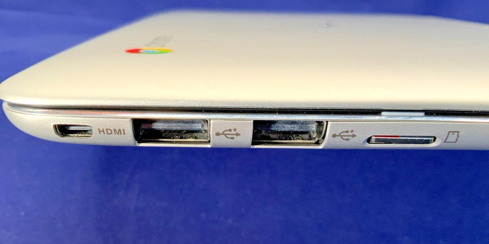 ASUS Chromebook Flip C100PA 10” Touch 4GB 16GB w/ 64GB SD Card & Charger – Mint