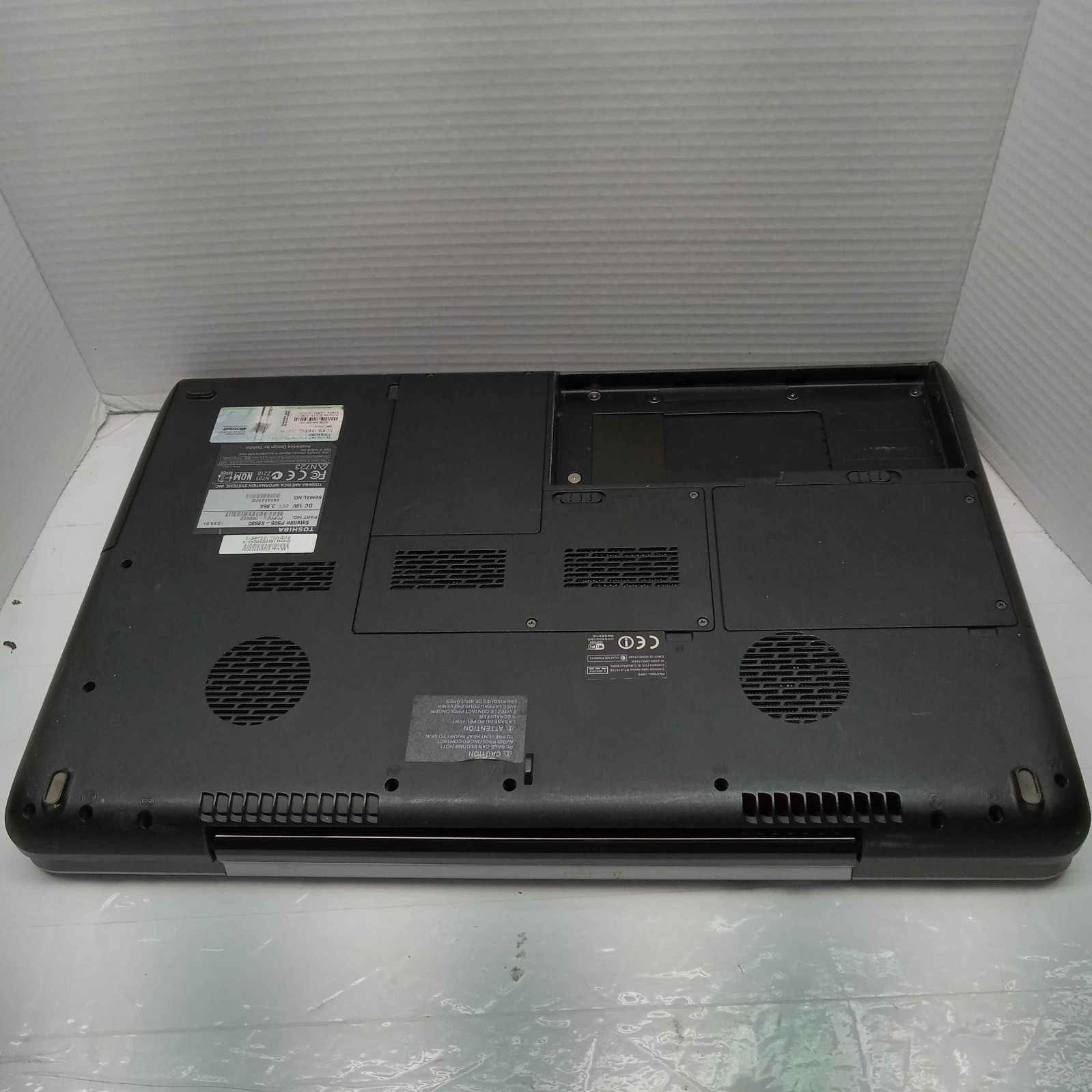 Toshiba Satellite P505 18.4″ Laptop Core 2 Duo T6600 6GB RAM Blu-Ray No Batt ^