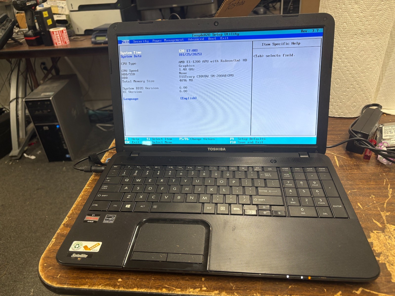 Toshiba Satellite C855D- S5340 AMD E1-1200 APU @1.40GHz 4GB RAM No OS No HDD
