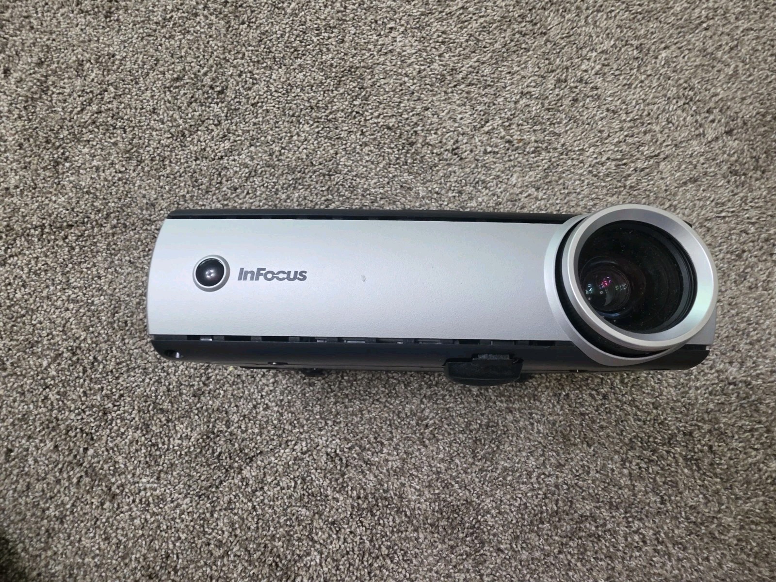 InFocus IN34 DLP Portable Projector 2500 Lumens Tested